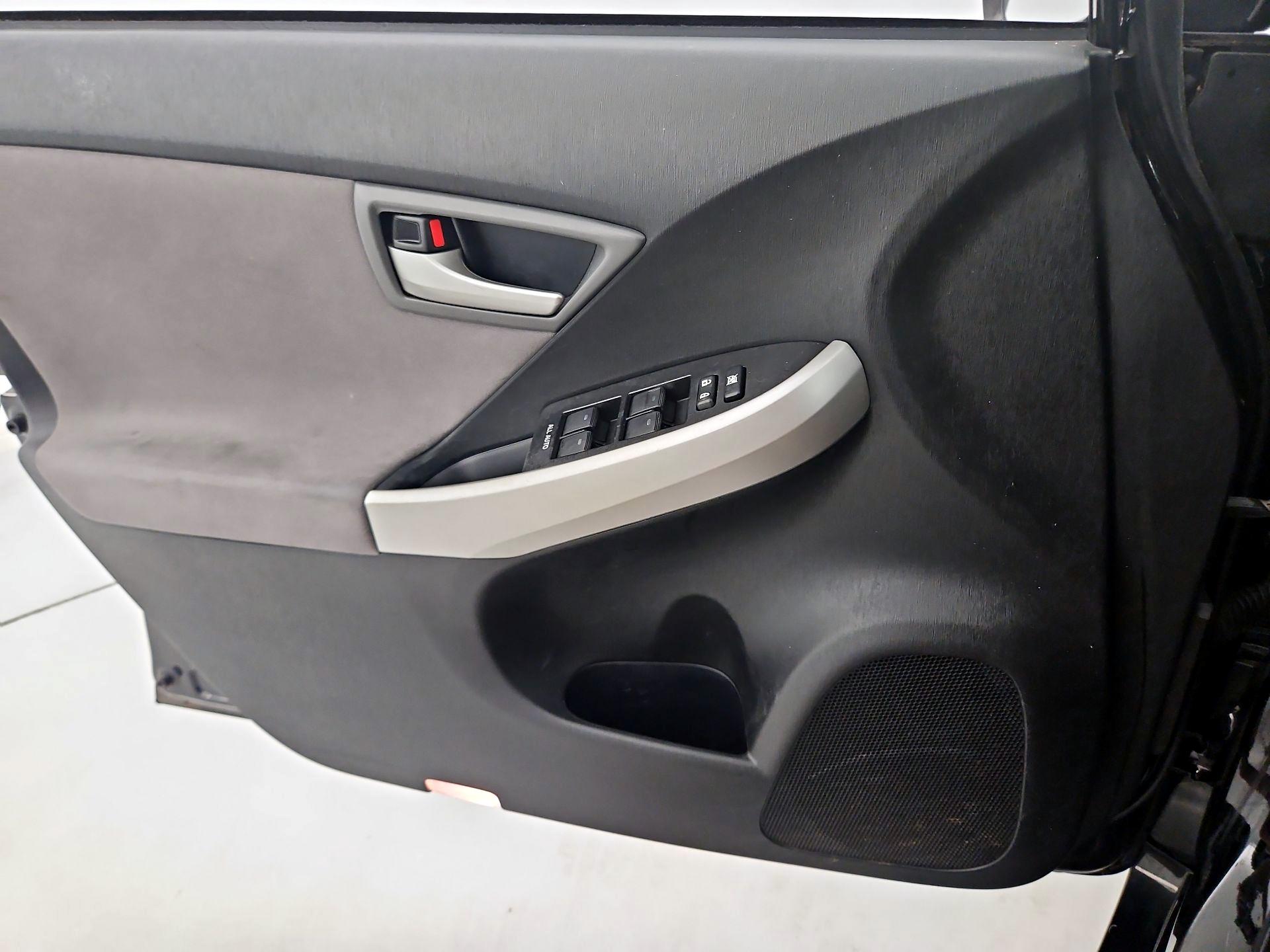 Thumbnail: 2015 Toyota Prius - 12