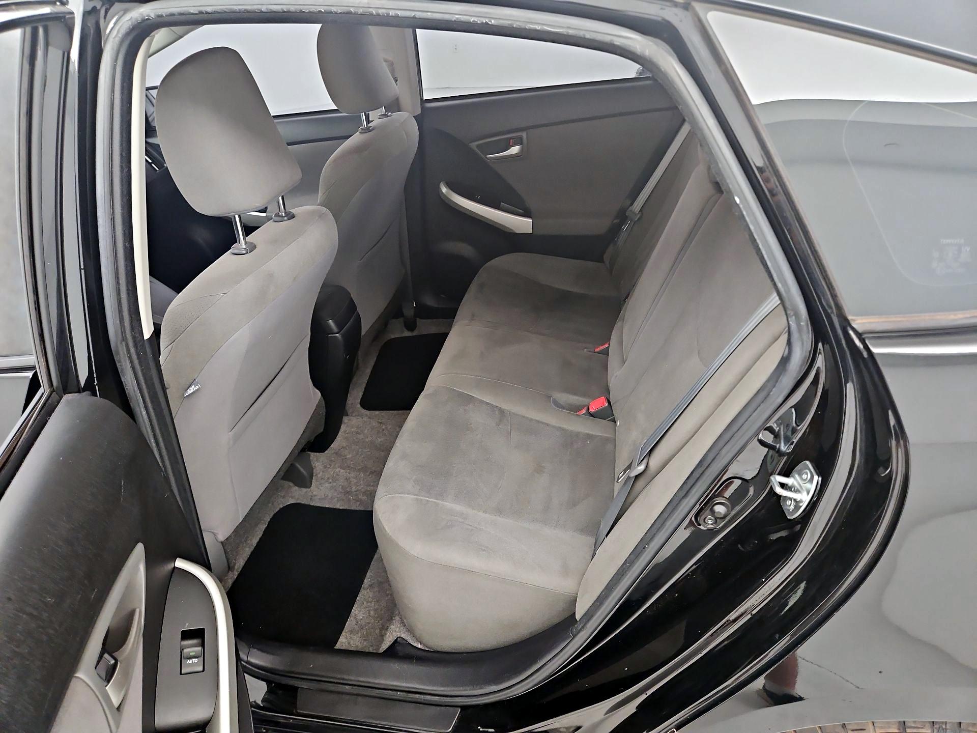 Thumbnail: 2015 Toyota Prius - 18