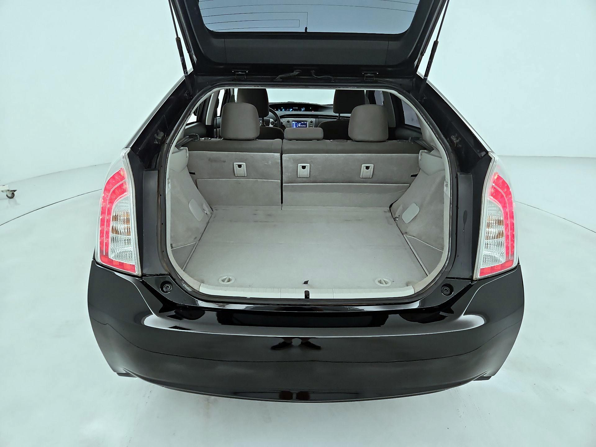 Thumbnail: 2015 Toyota Prius - 19