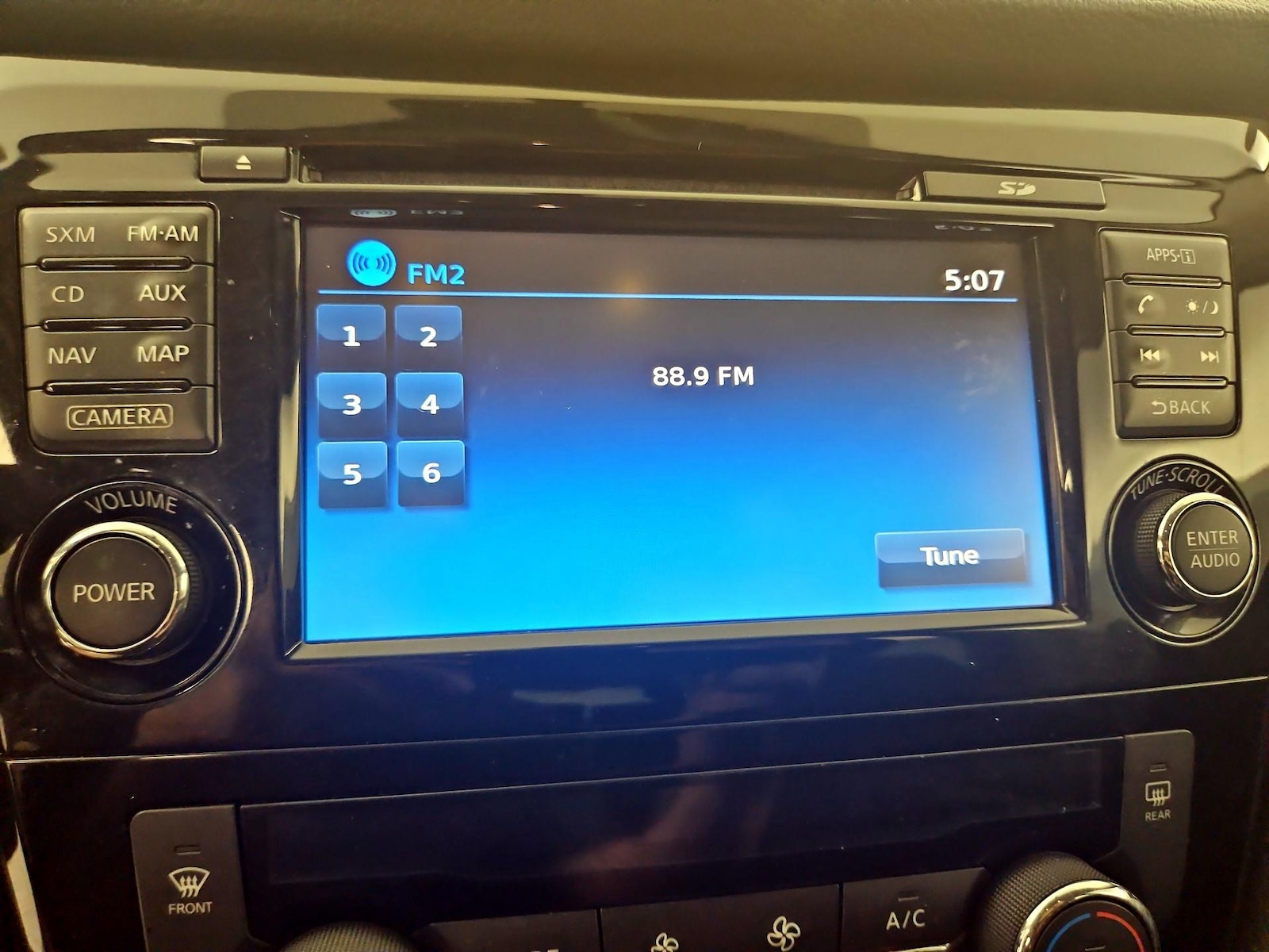 2017 Nissan Rogue SV - Photo 17