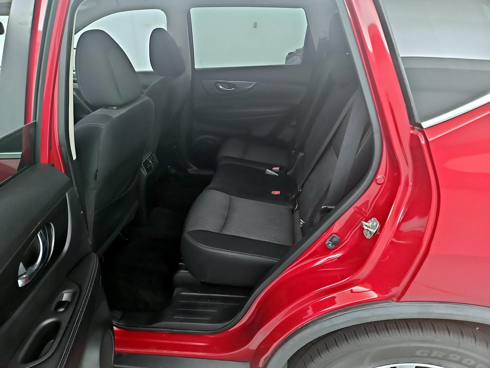2017 Nissan Rogue SV - Photo 21