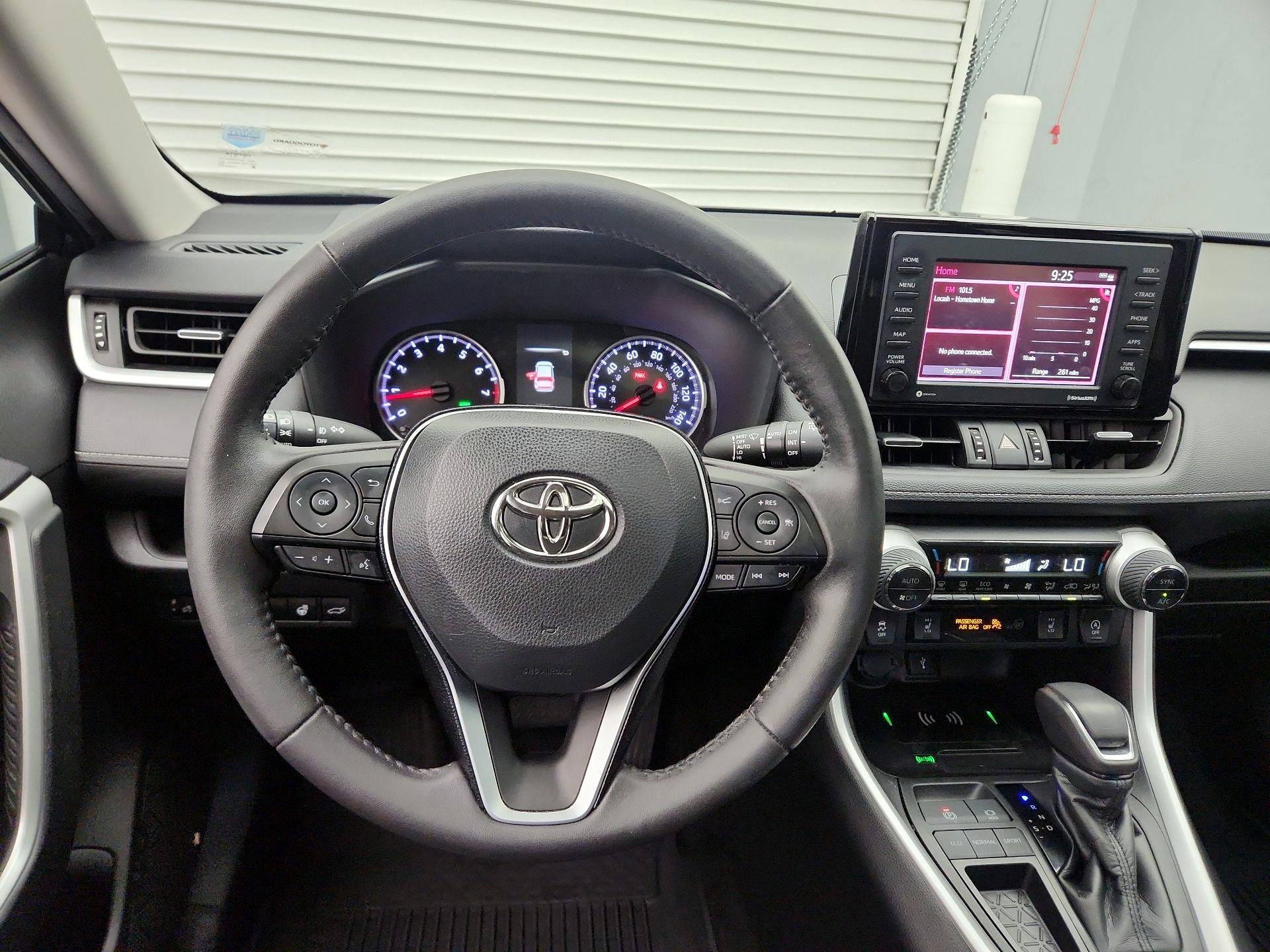Thumbnail: 2021 Toyota RAV4 - 10