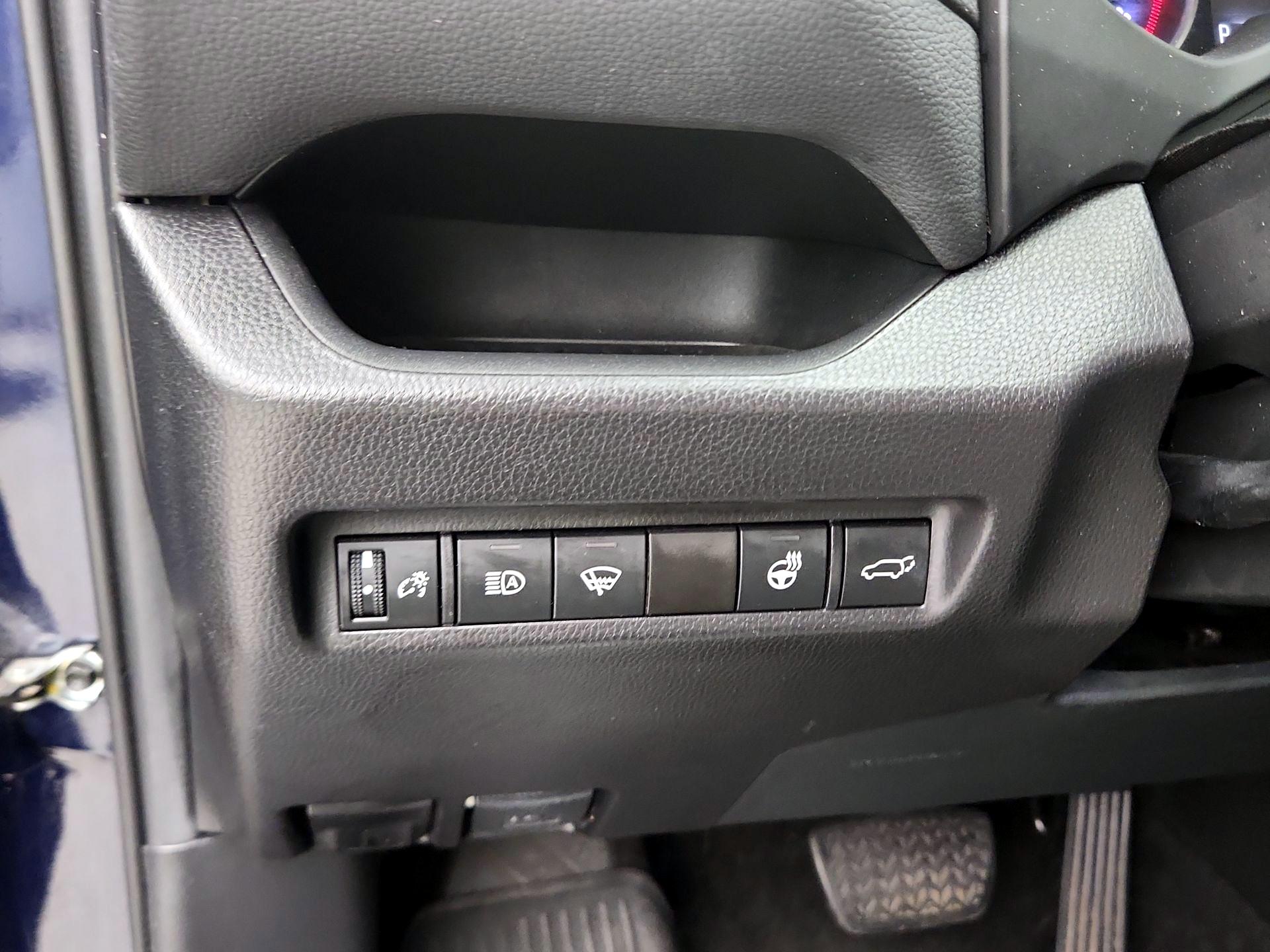 Thumbnail: 2021 Toyota RAV4 - 13