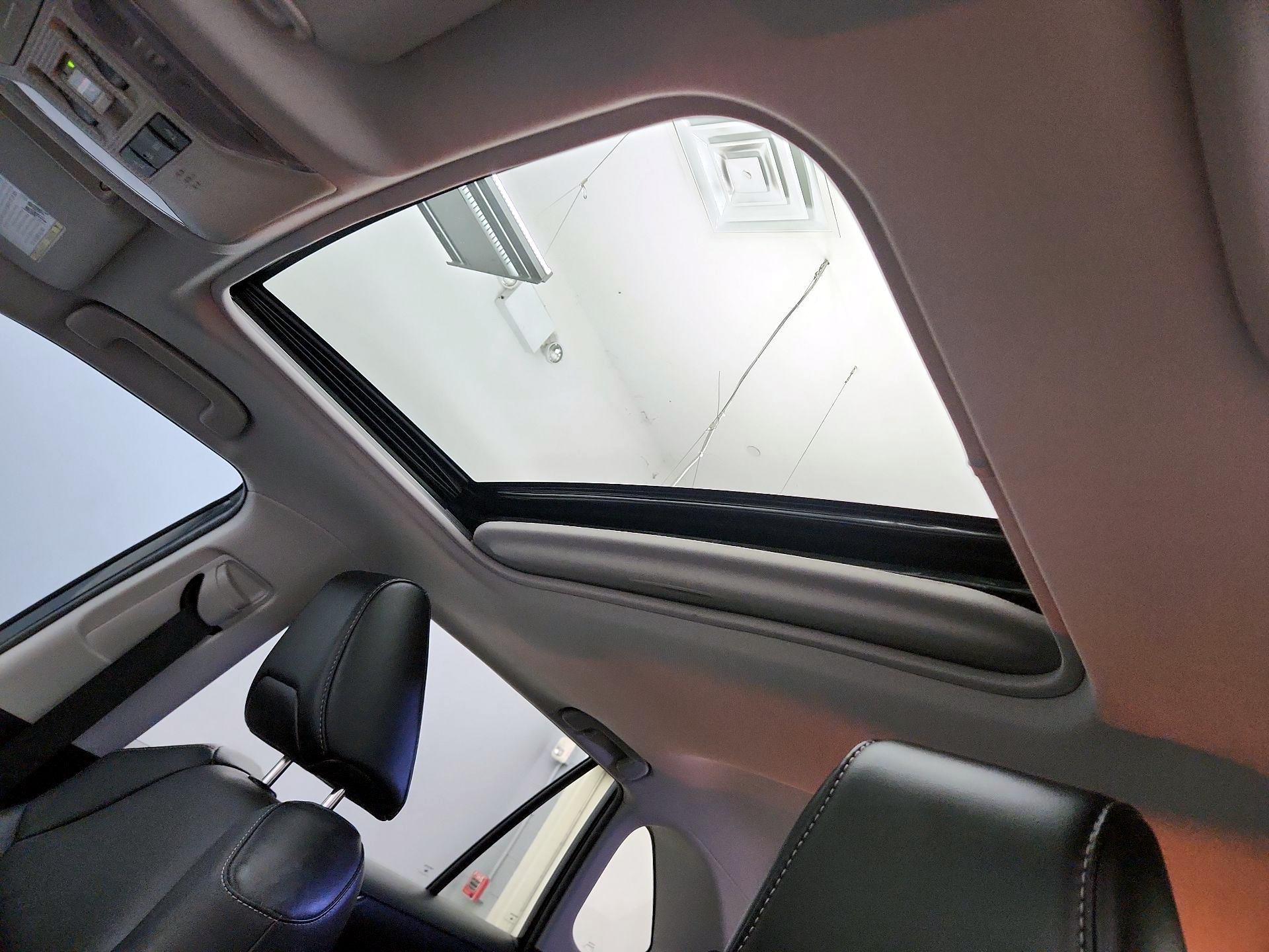 Thumbnail: 2021 Toyota RAV4 - 19