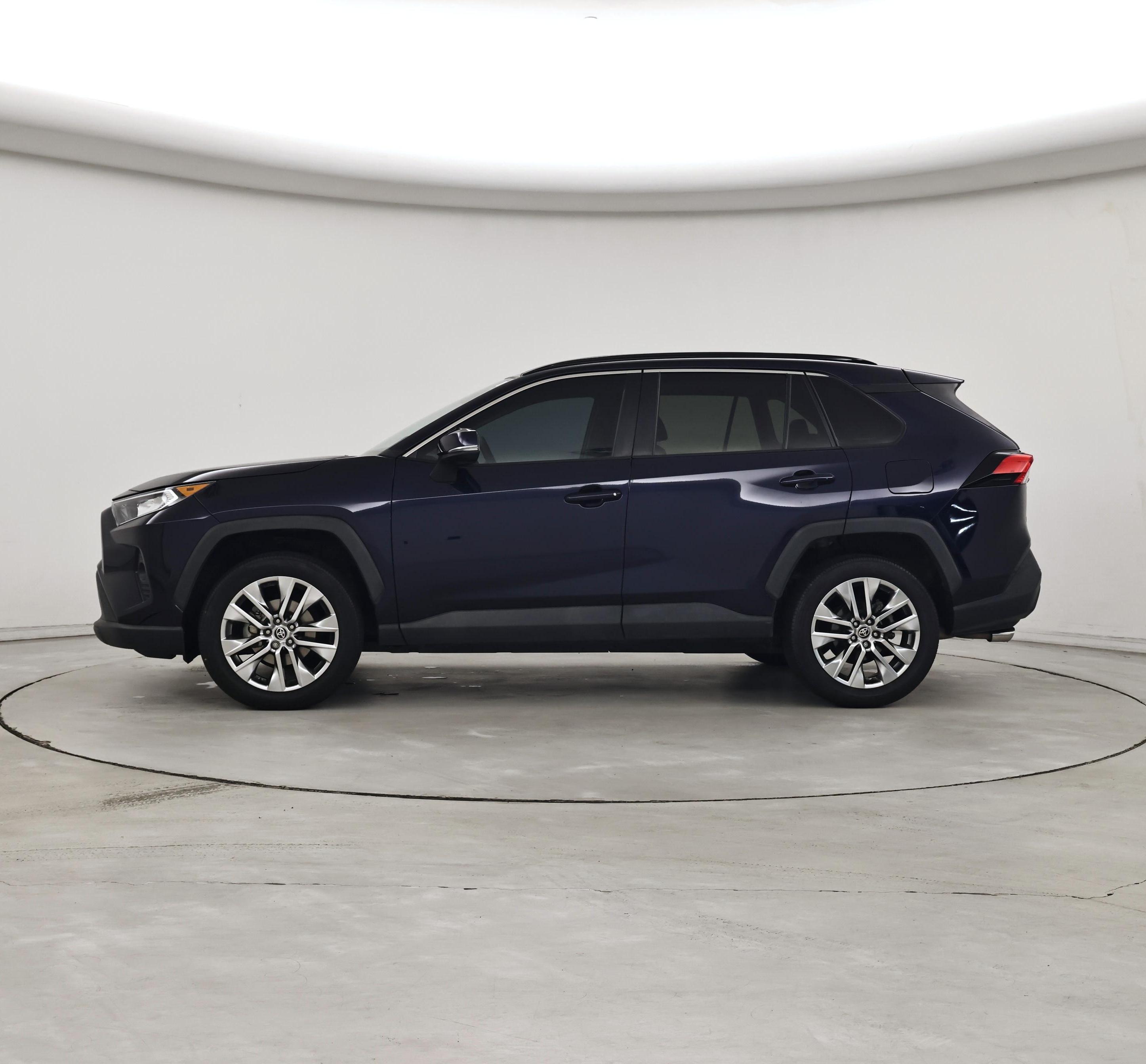 Thumbnail: 2021 Toyota RAV4 - 3