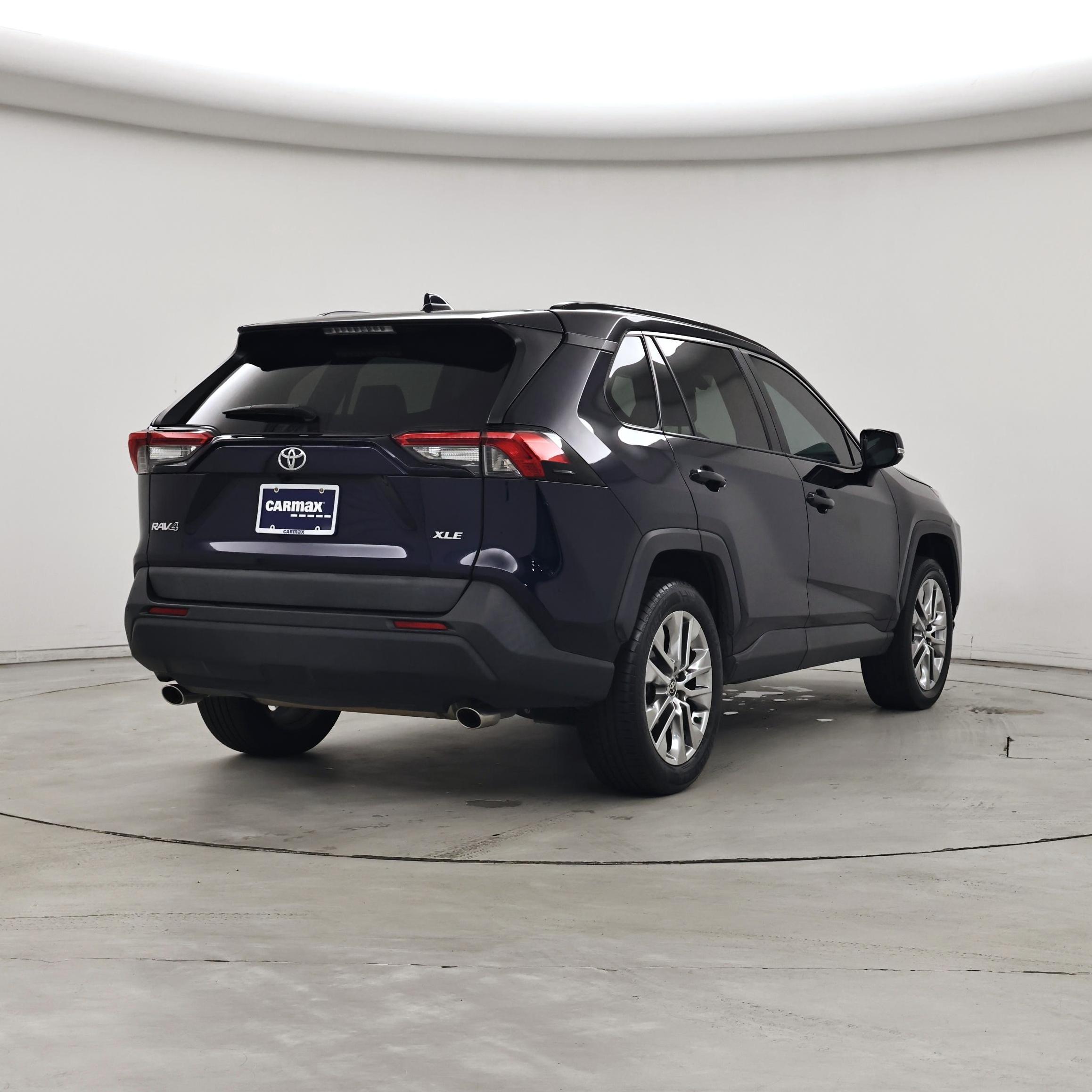 Thumbnail: 2021 Toyota RAV4 - 8