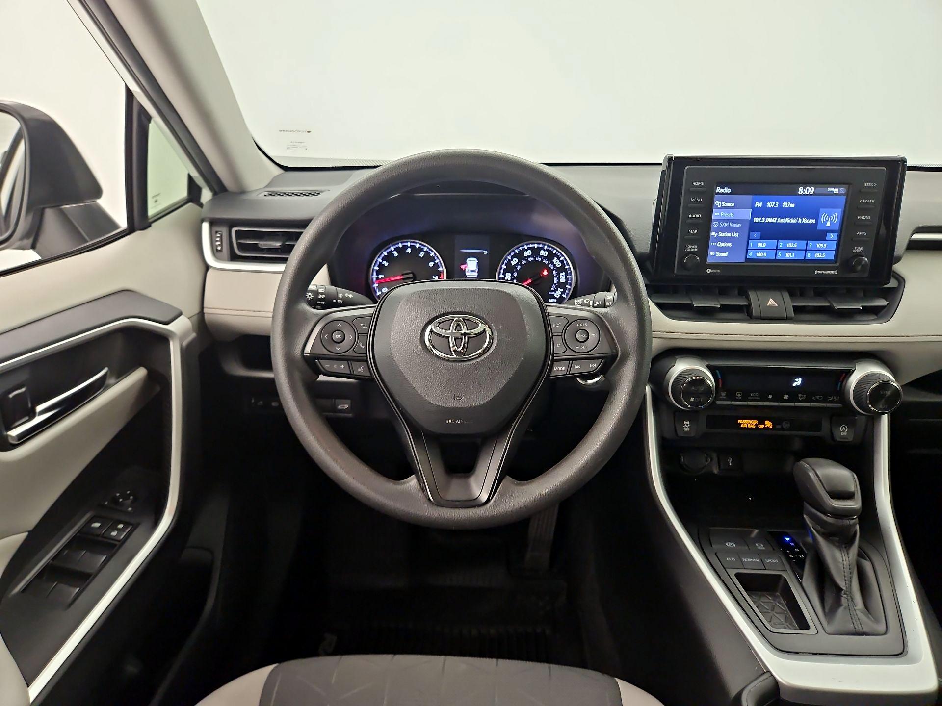 Thumbnail: 2020 Toyota RAV4 - 10
