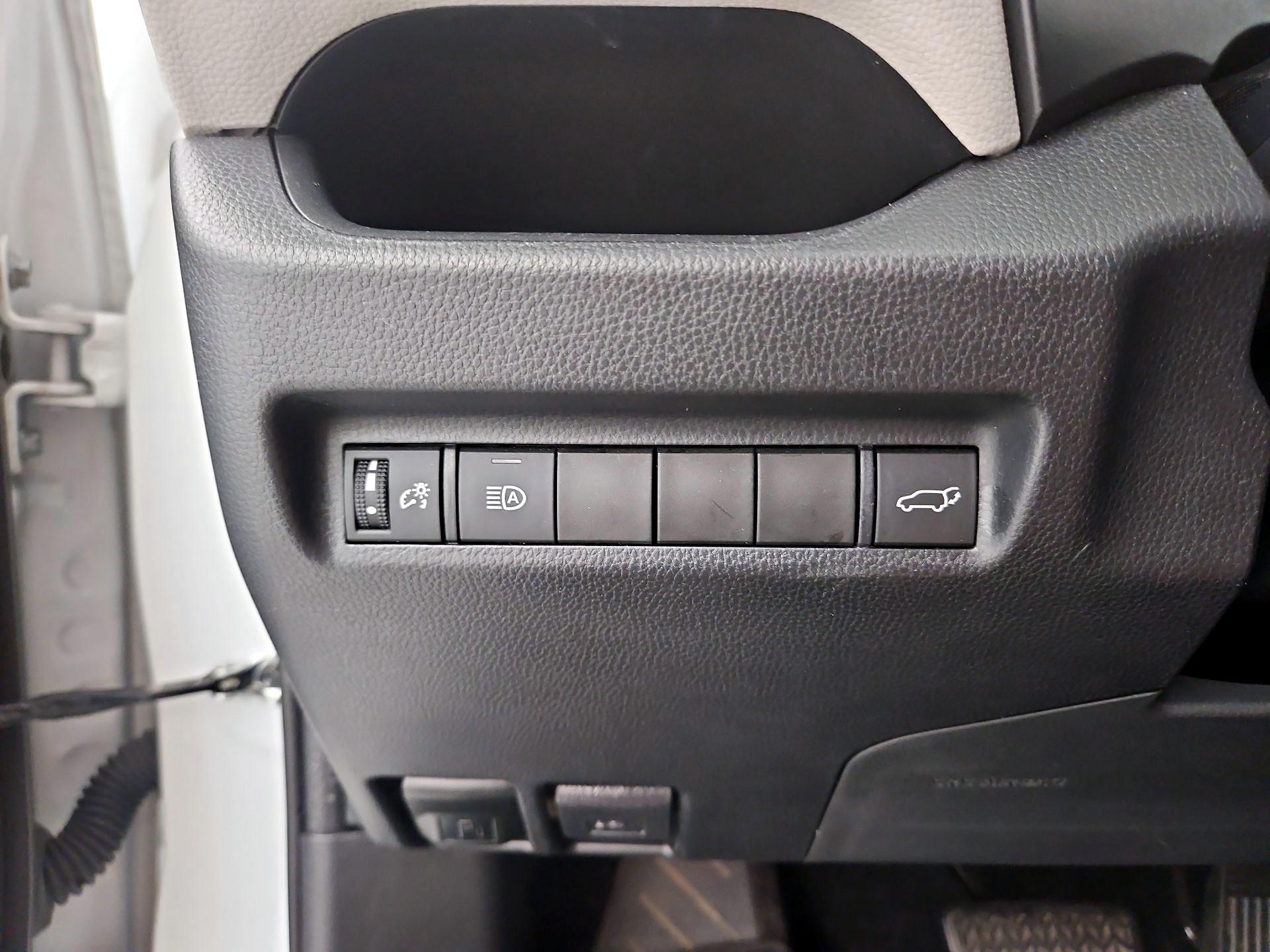 Thumbnail: 2020 Toyota RAV4 - 13