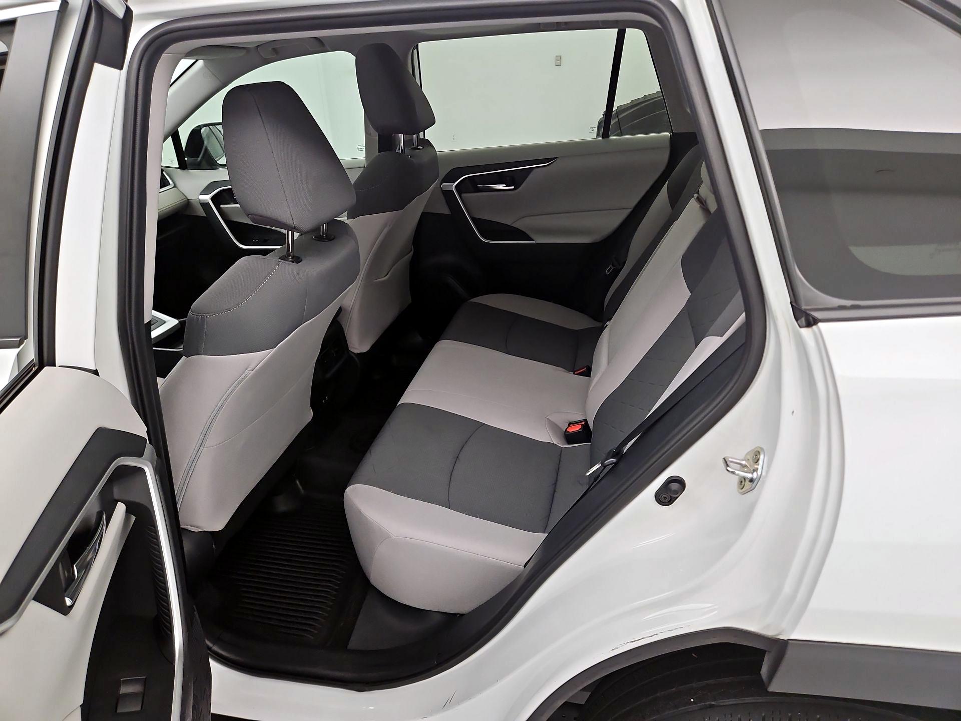 Thumbnail: 2020 Toyota RAV4 - 20