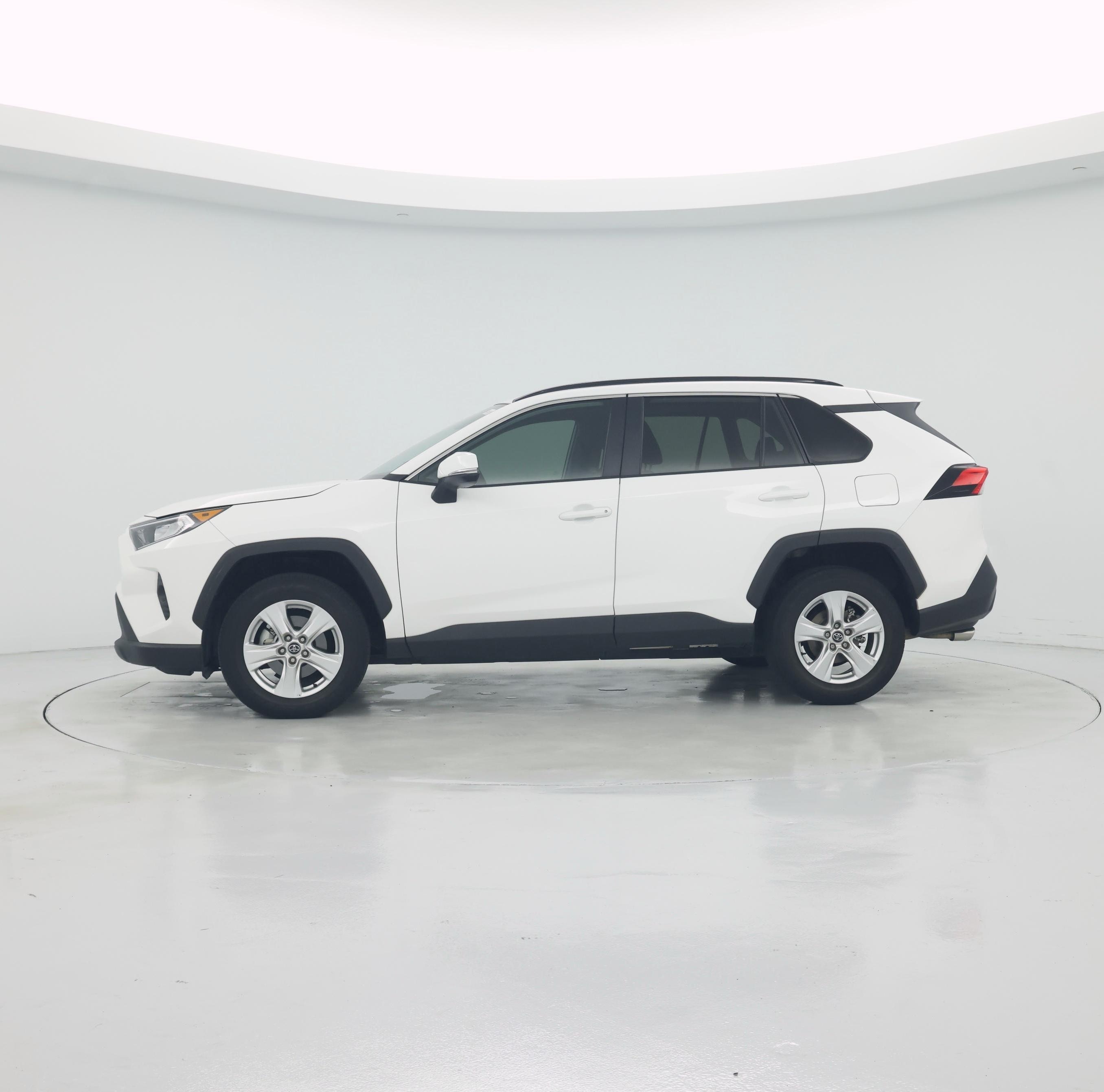 Thumbnail: 2020 Toyota RAV4 - 3