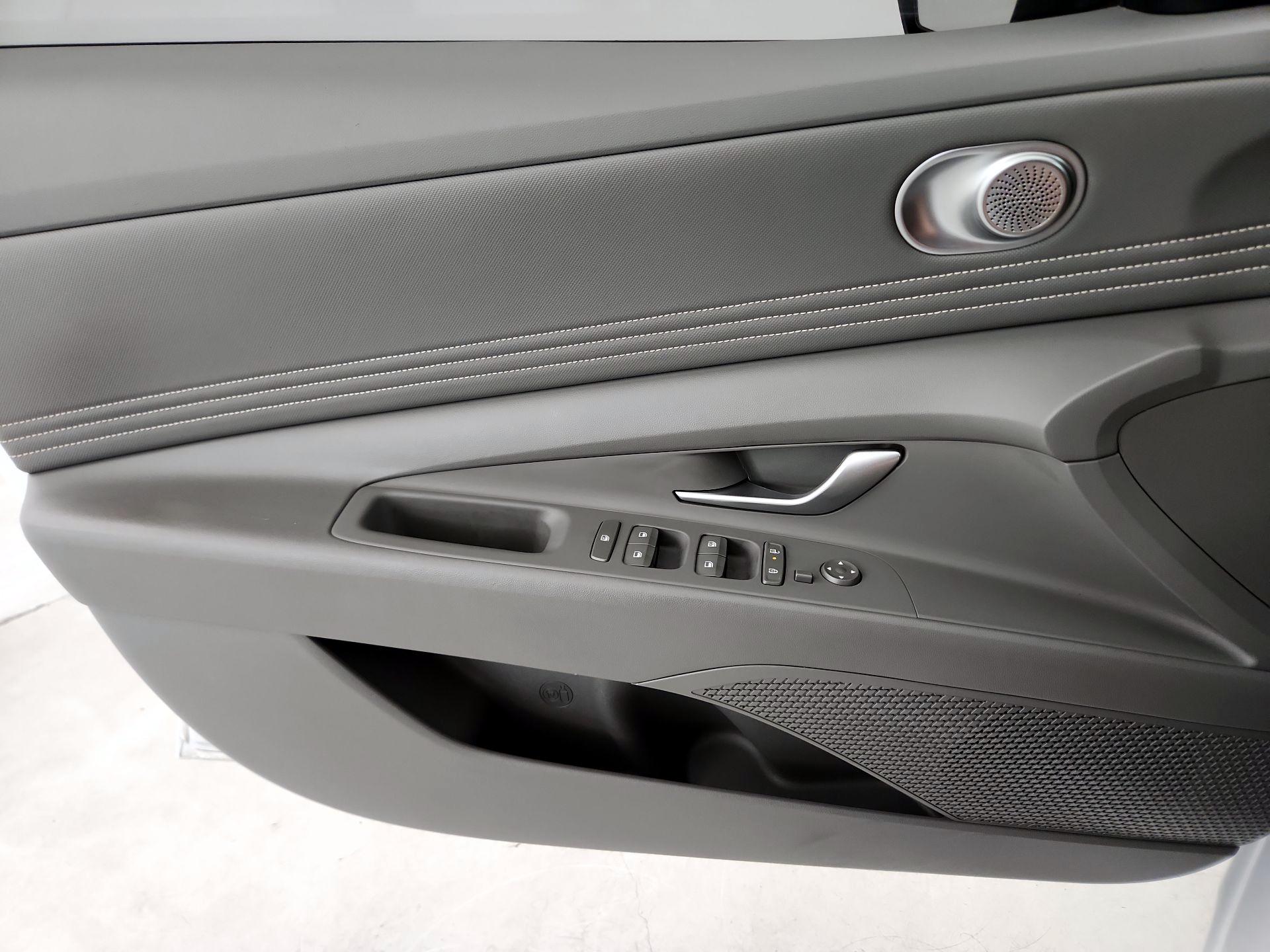 Thumbnail: 2024 Hyundai Elantra - 12