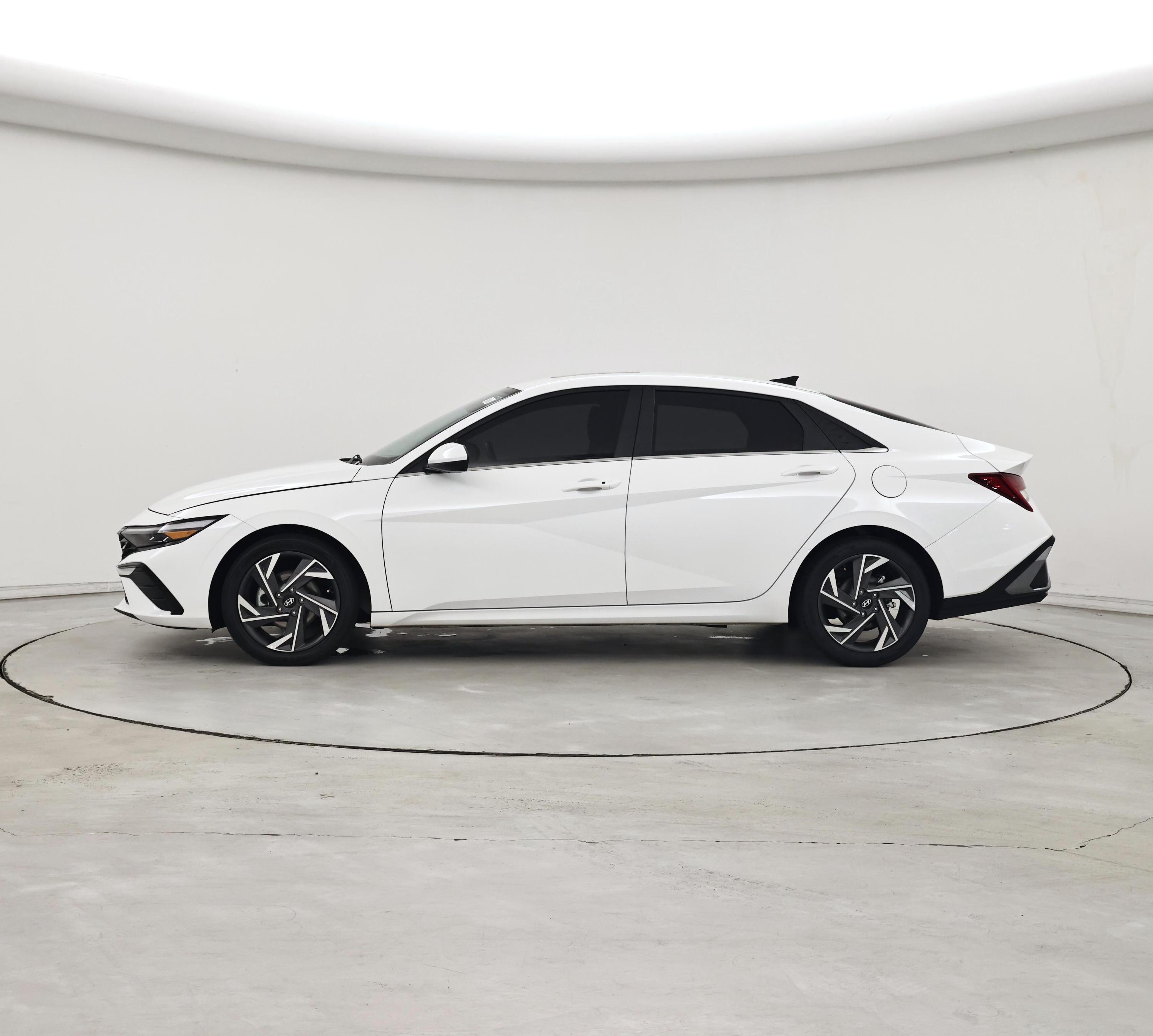 Thumbnail: 2024 Hyundai Elantra - 3