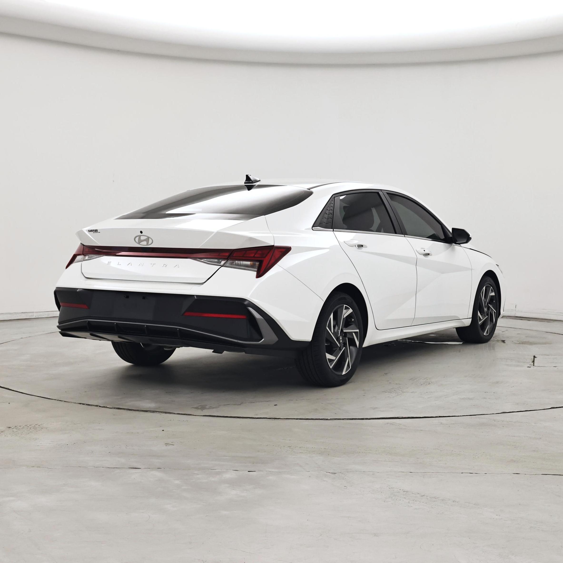 Thumbnail: 2024 Hyundai Elantra - 8