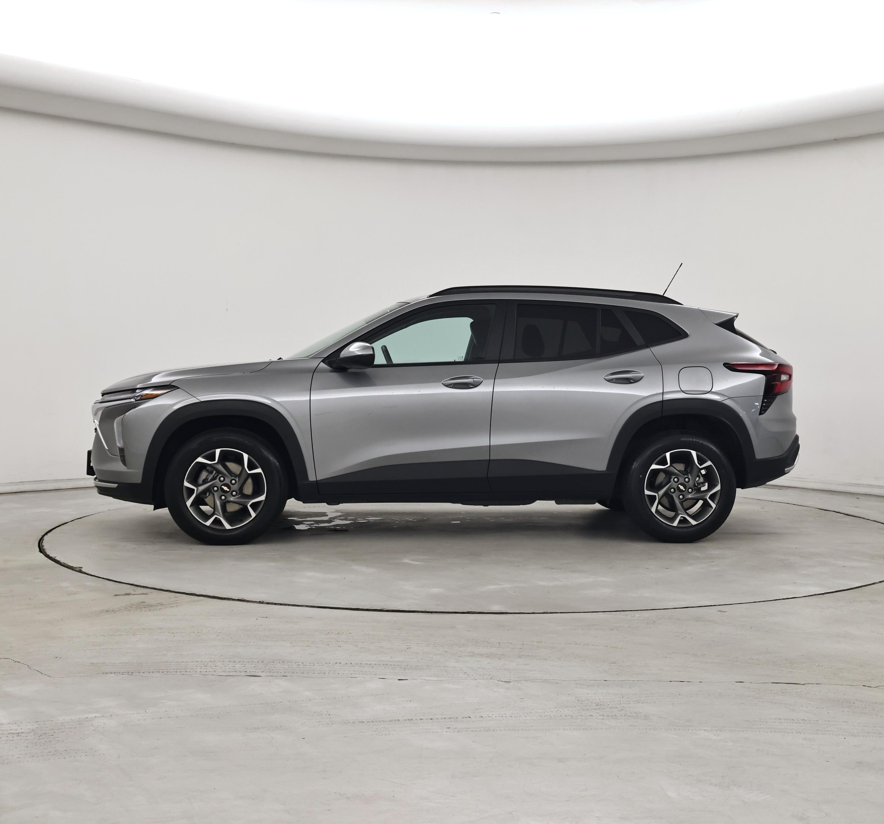 Thumbnail: 2025 Chevrolet Trax - 3