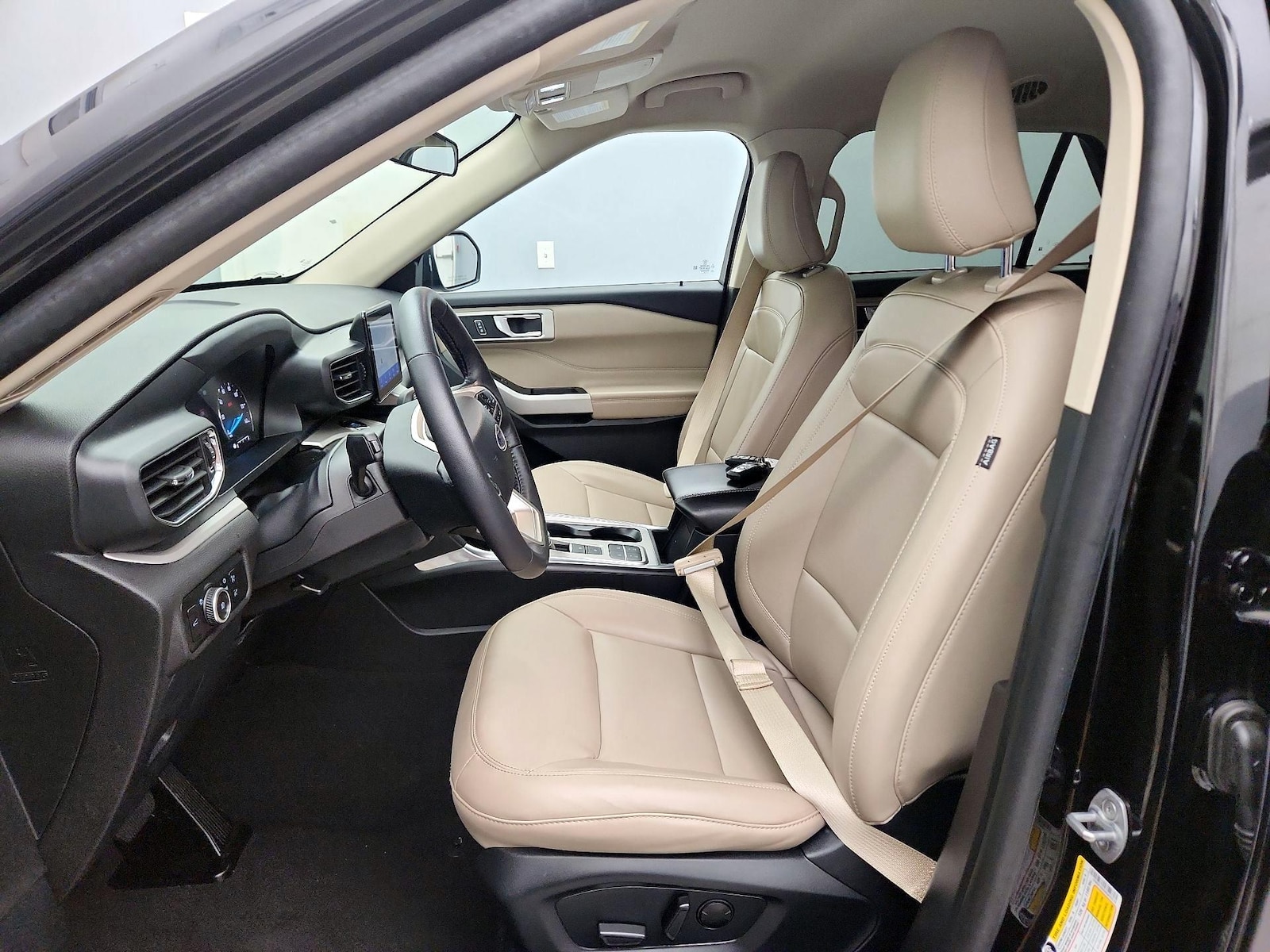 2024 Ford Explorer XLT - Photo 12