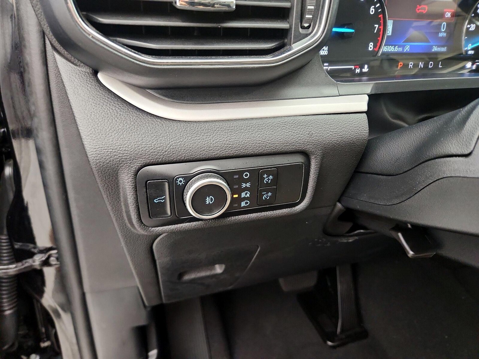 2024 Ford Explorer XLT - Photo 14