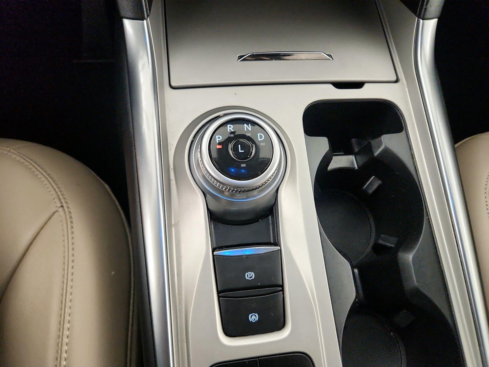 2024 Ford Explorer XLT - Photo 19
