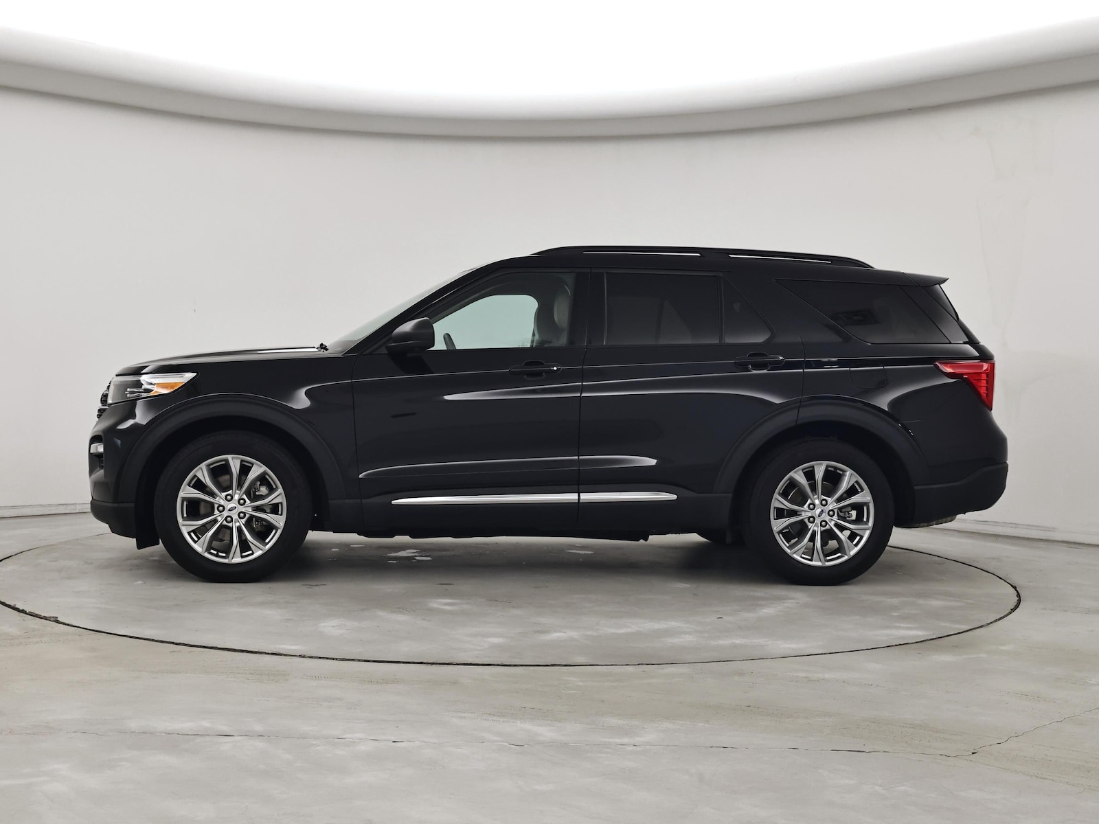 2024 Ford Explorer XLT - Photo 4