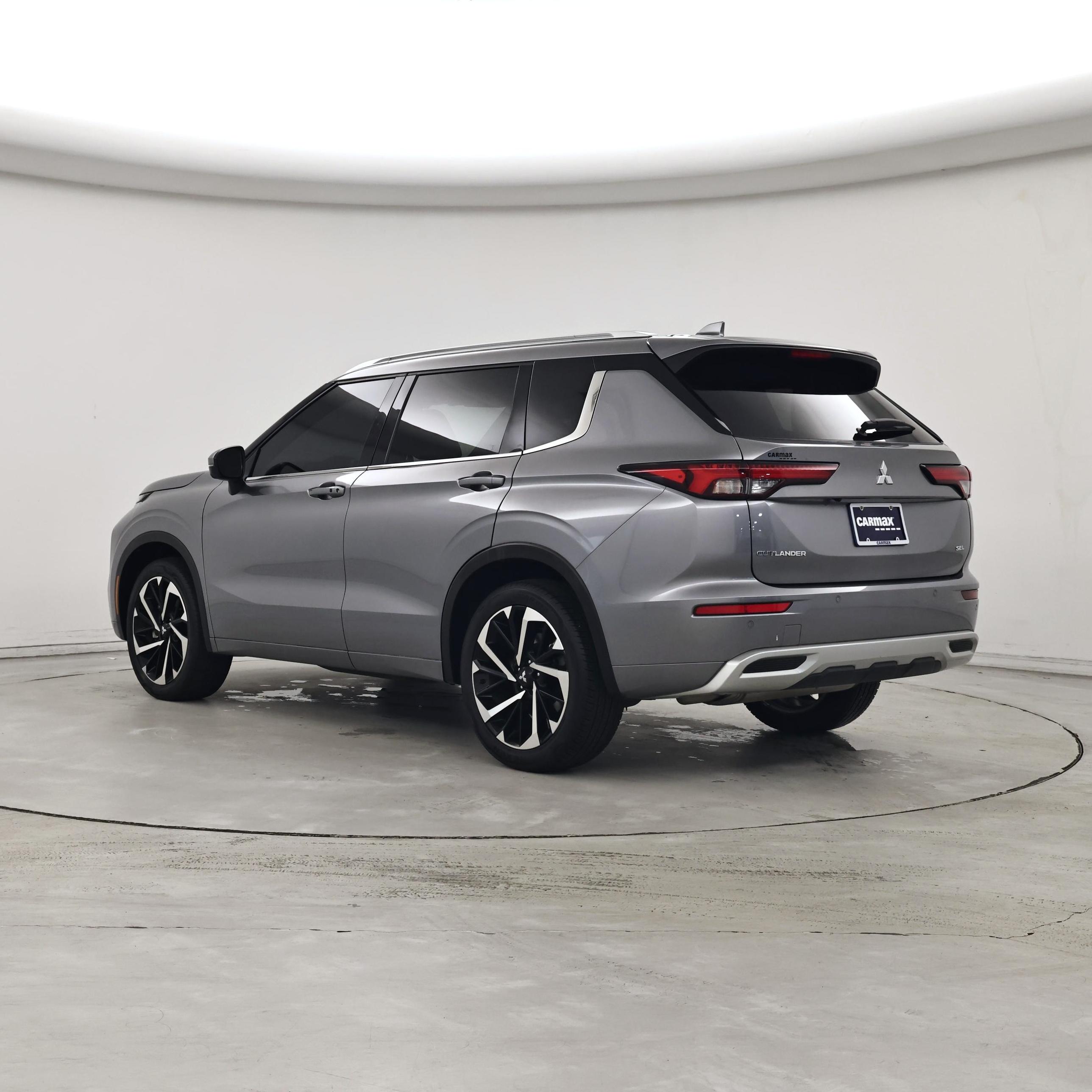 Thumbnail: 2022 Mitsubishi Outlander - 2
