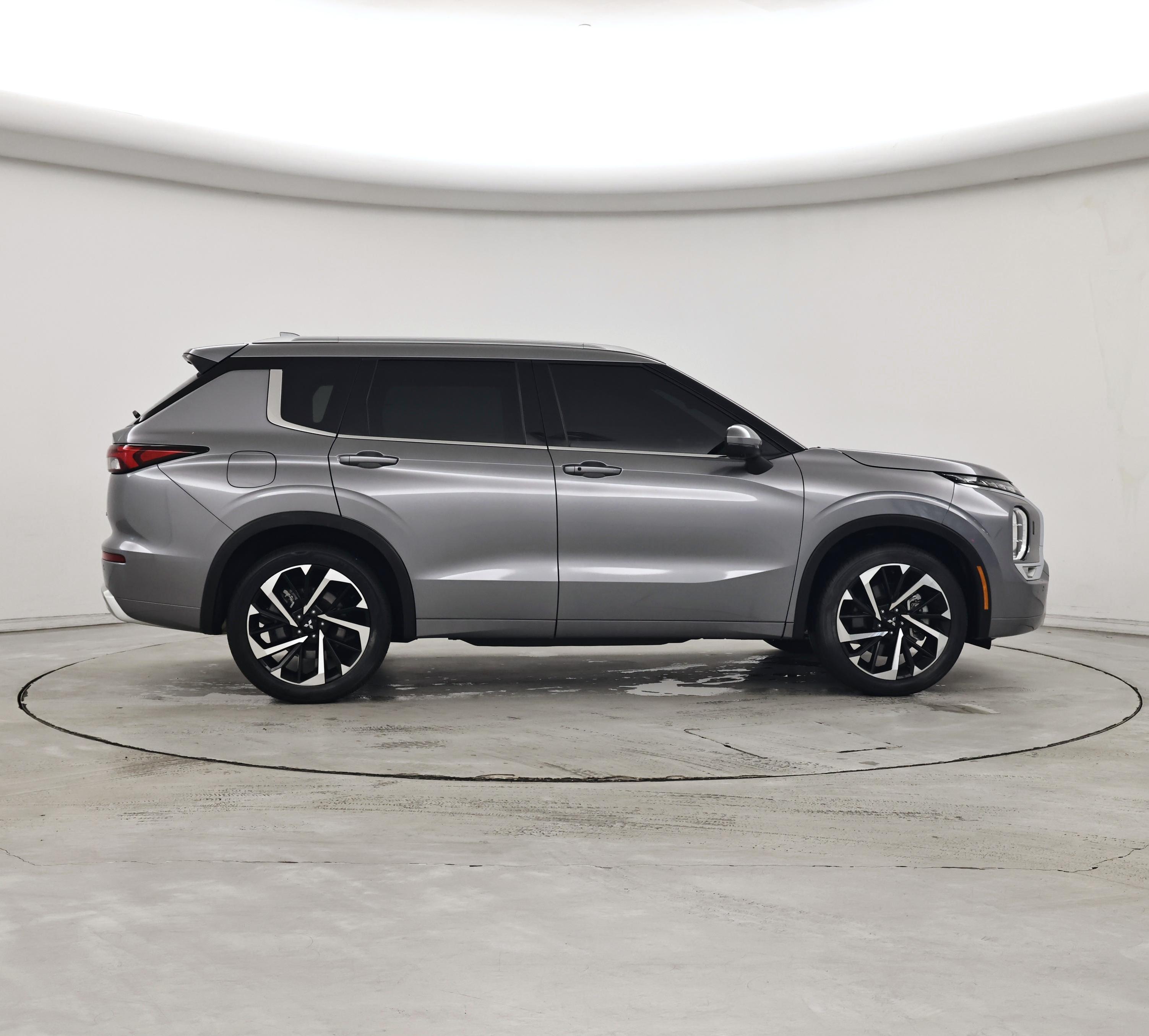 Thumbnail: 2022 Mitsubishi Outlander - 7