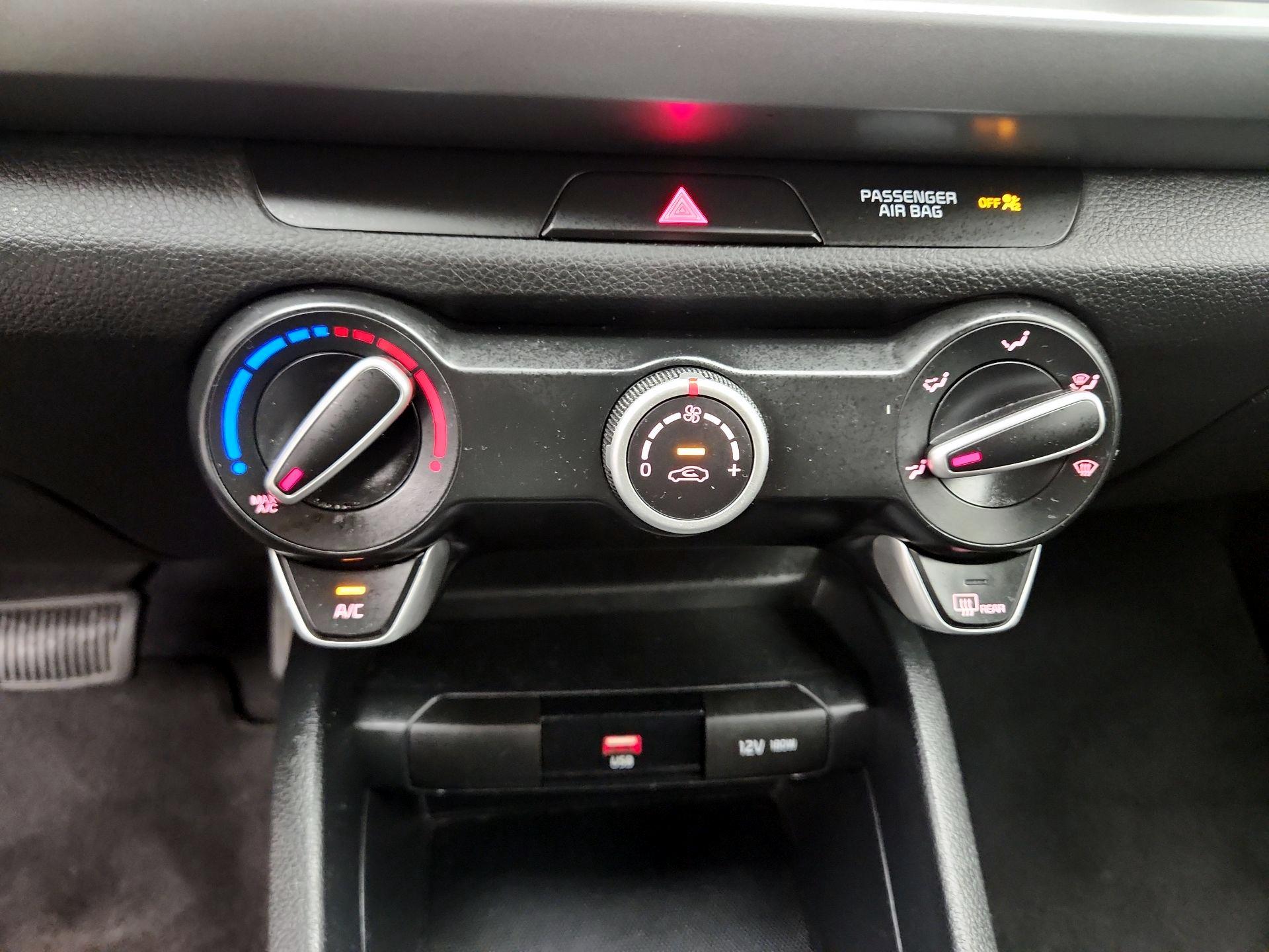 Thumbnail: 2021 Kia Rio - 16