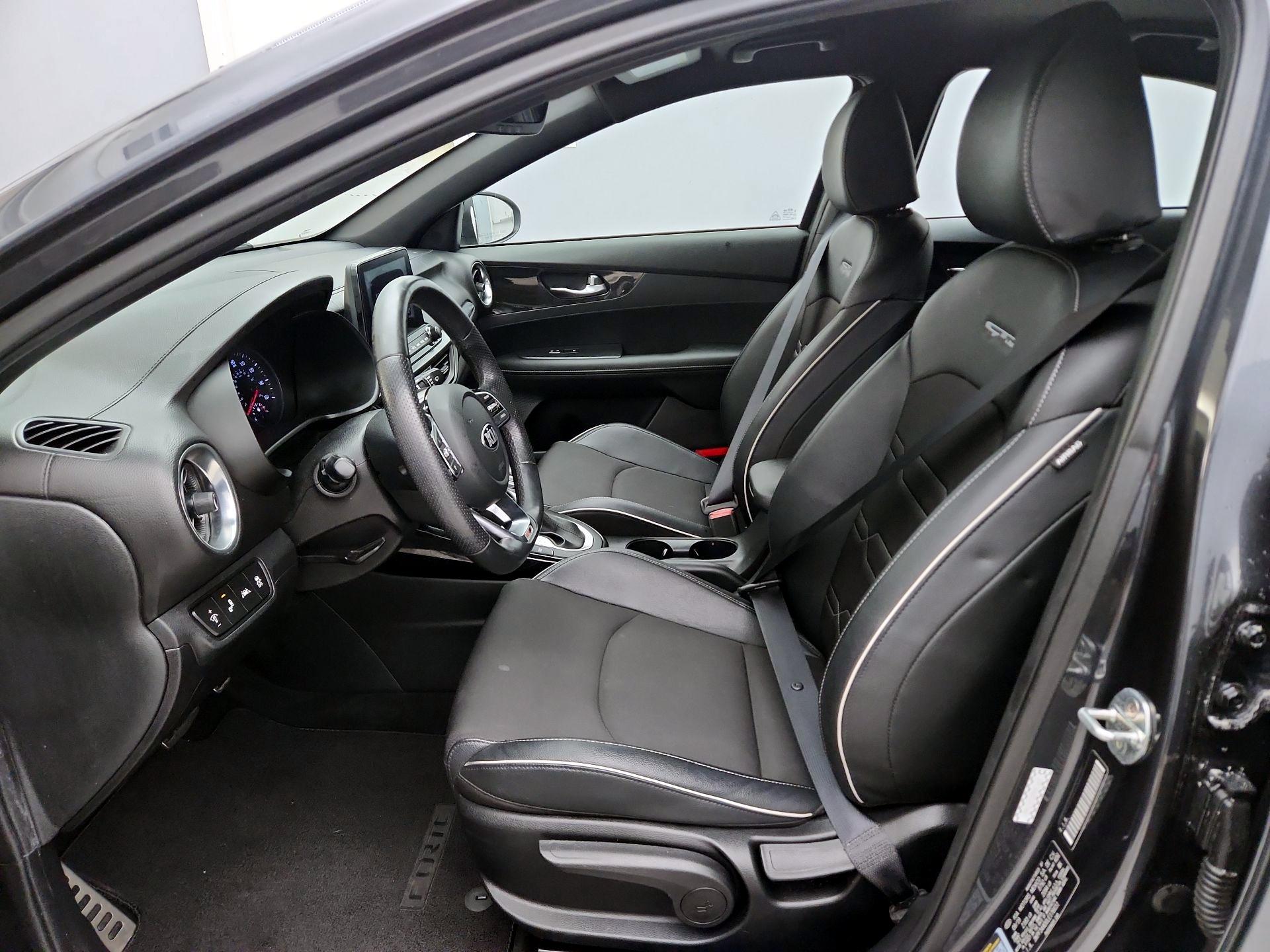 Thumbnail: 2020 Kia Forte - 11