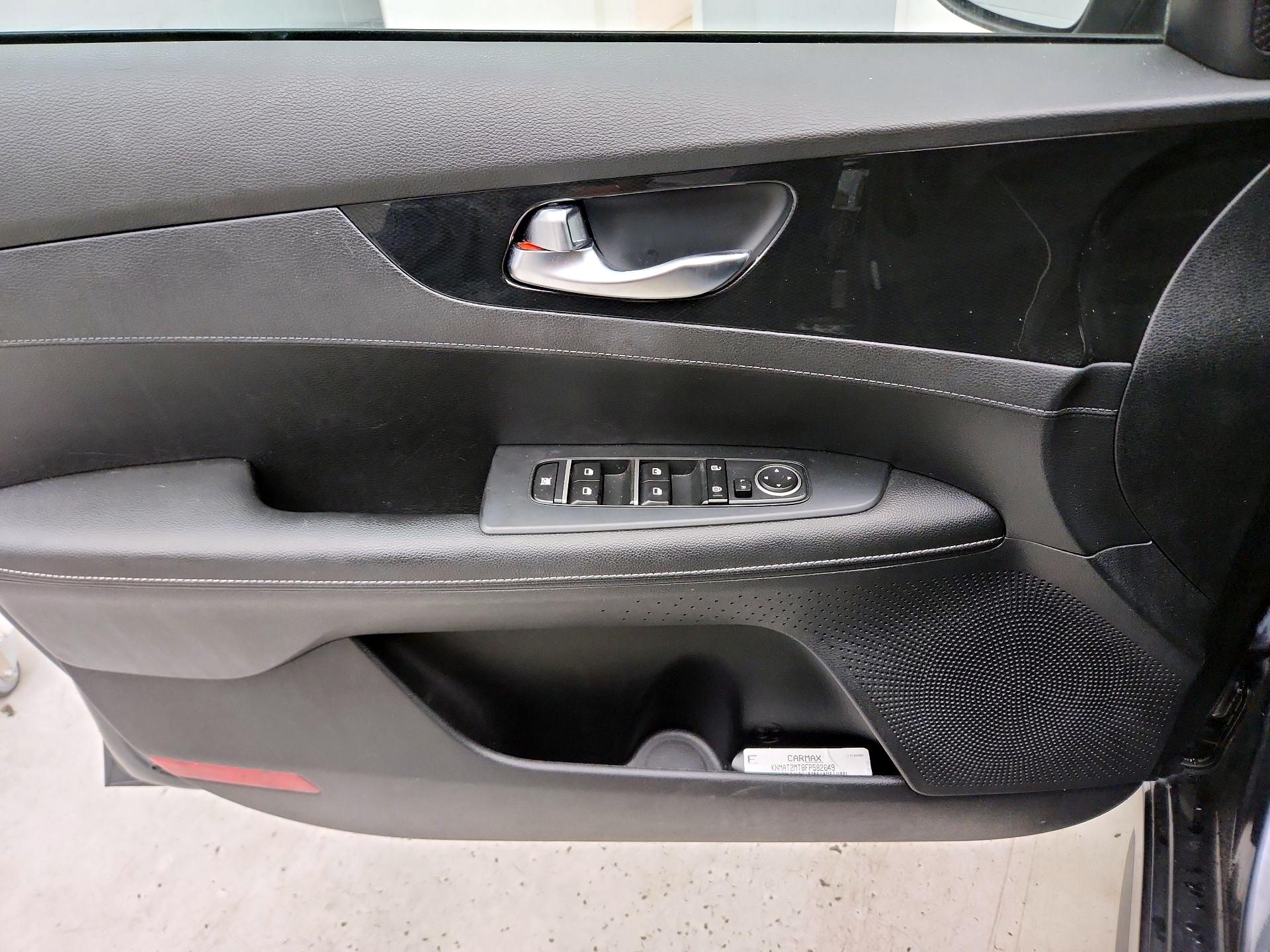 Thumbnail: 2020 Kia Forte - 12