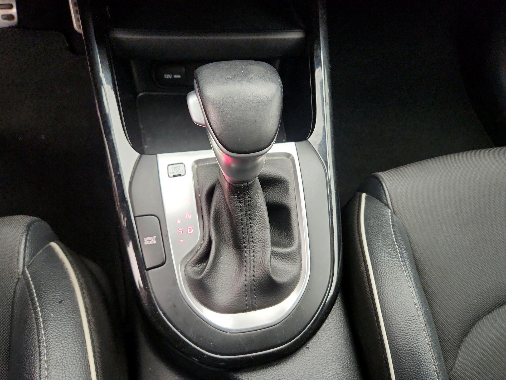 Thumbnail: 2020 Kia Forte - 17