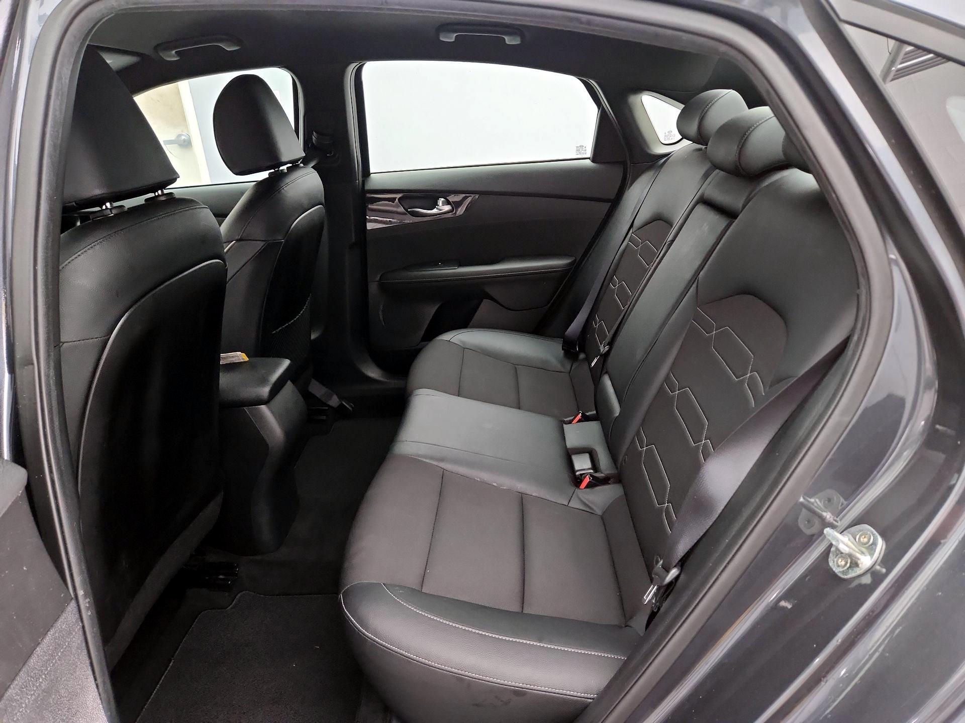 Thumbnail: 2020 Kia Forte - 19