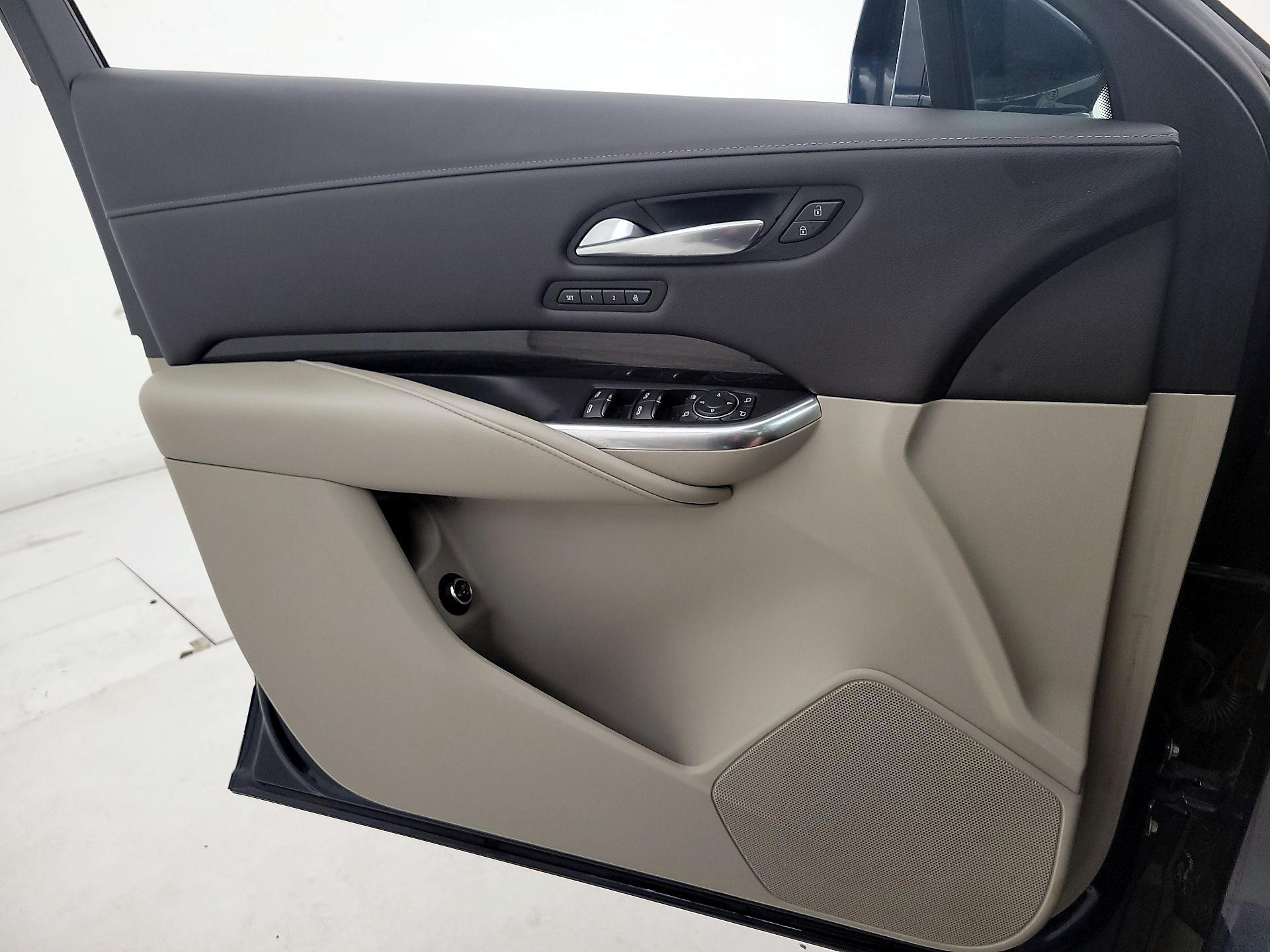 Thumbnail: 2020 Cadillac XT4 - 12