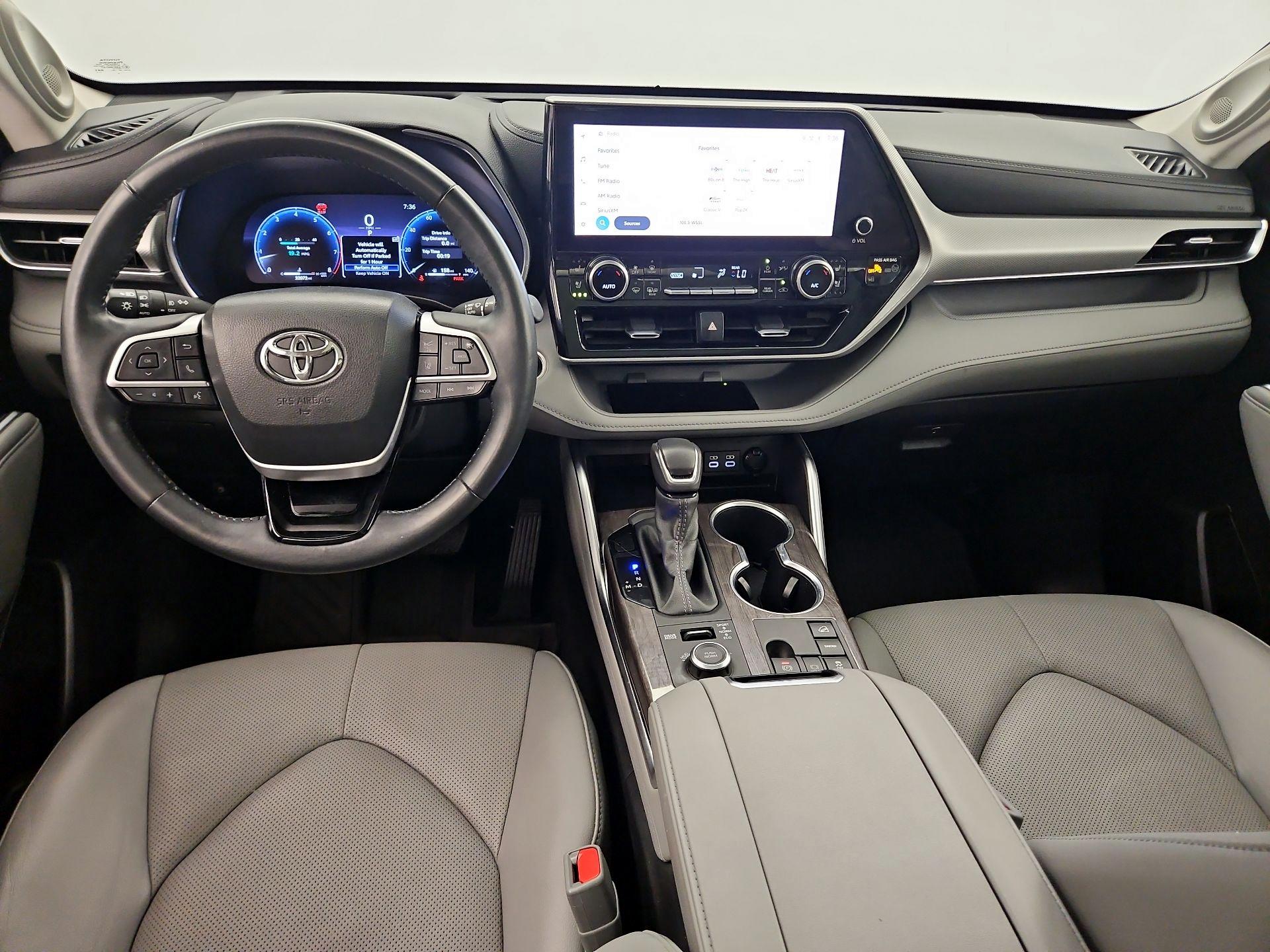 Thumbnail: 2024 Toyota Highlander - 9