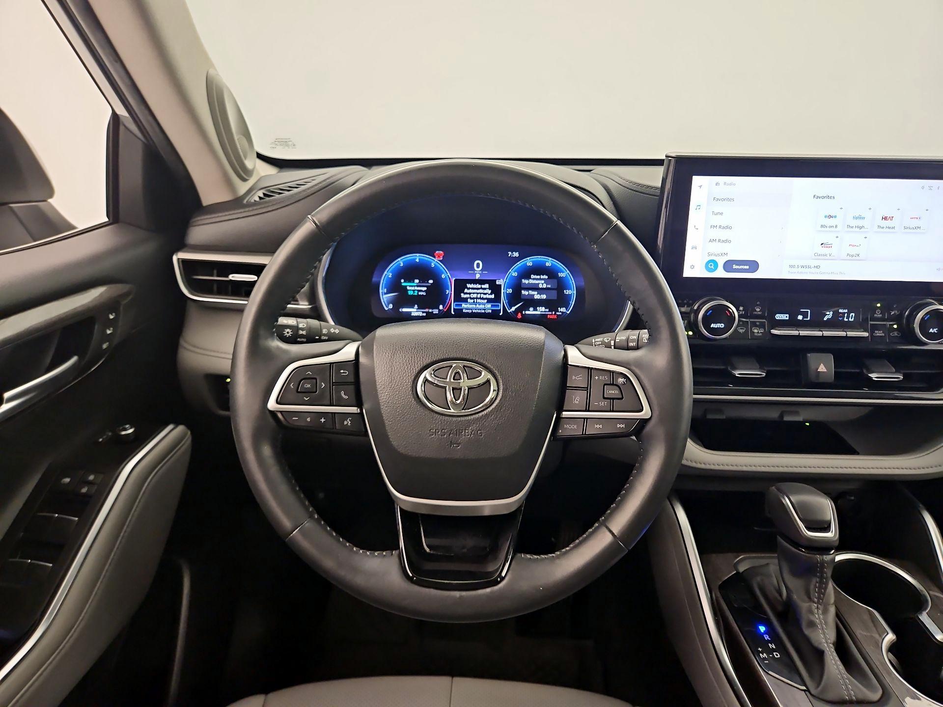 Thumbnail: 2024 Toyota Highlander - 10