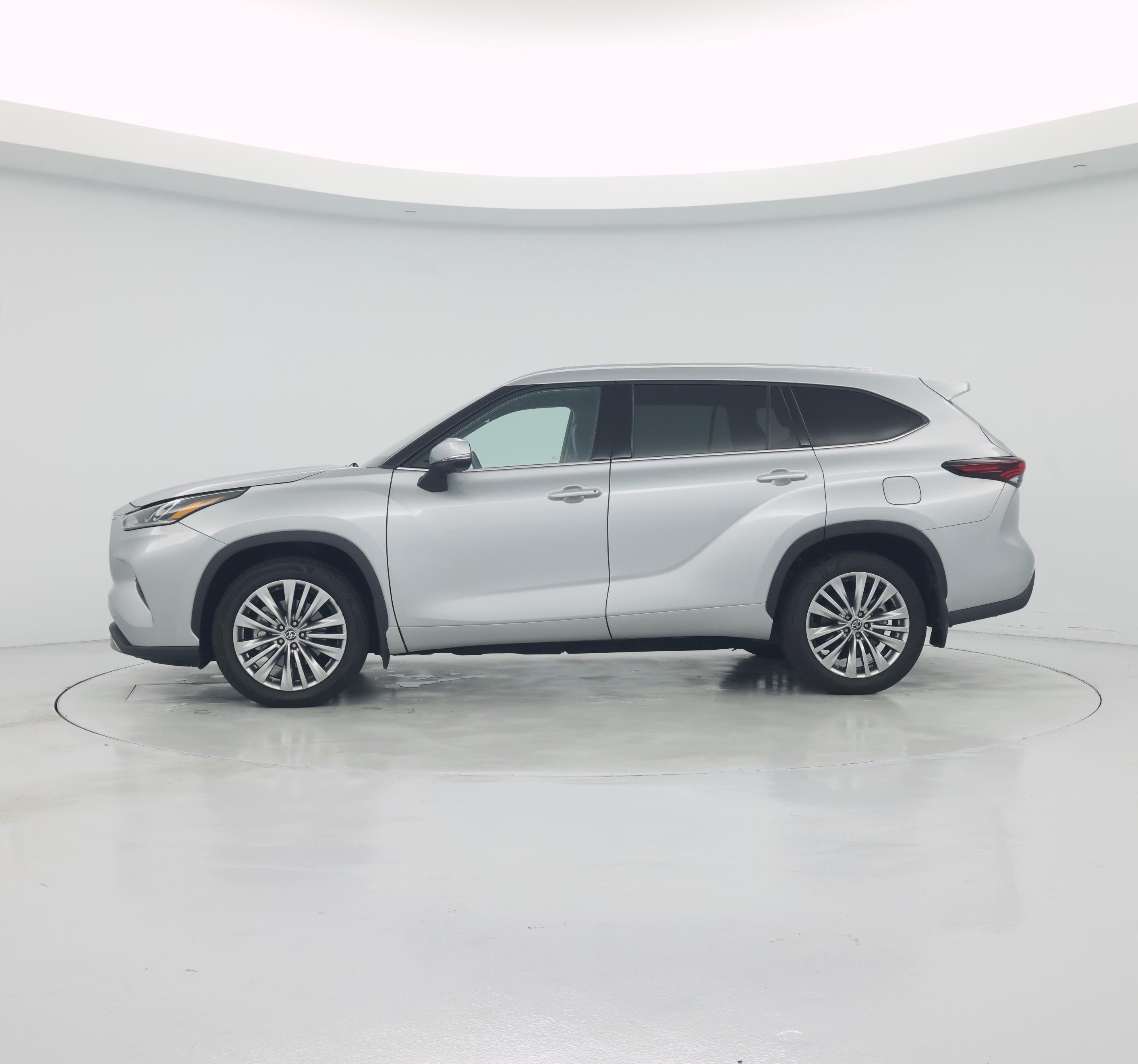 Thumbnail: 2024 Toyota Highlander - 3