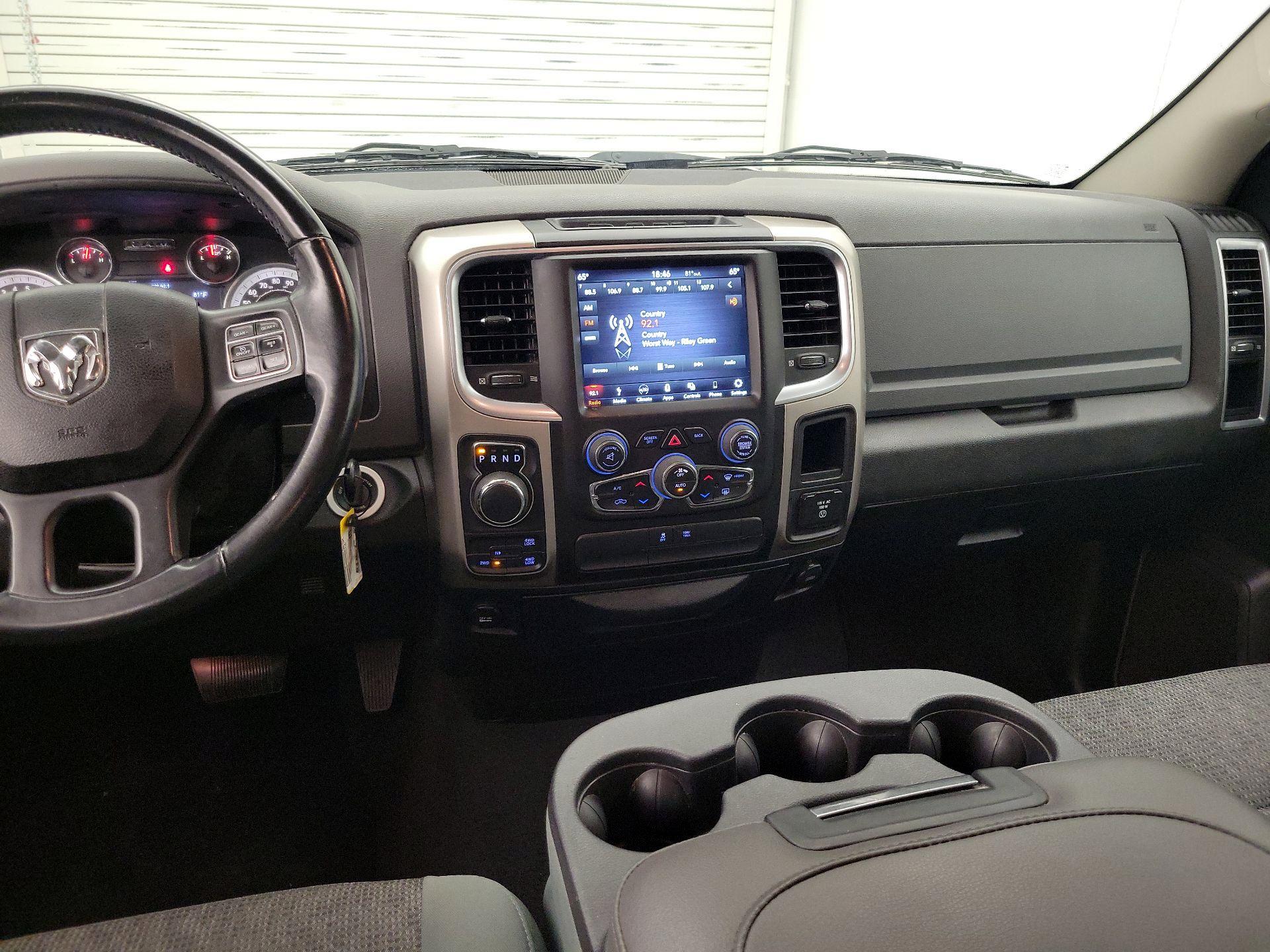 Thumbnail: 2019 RAM 1500 Classic - 9