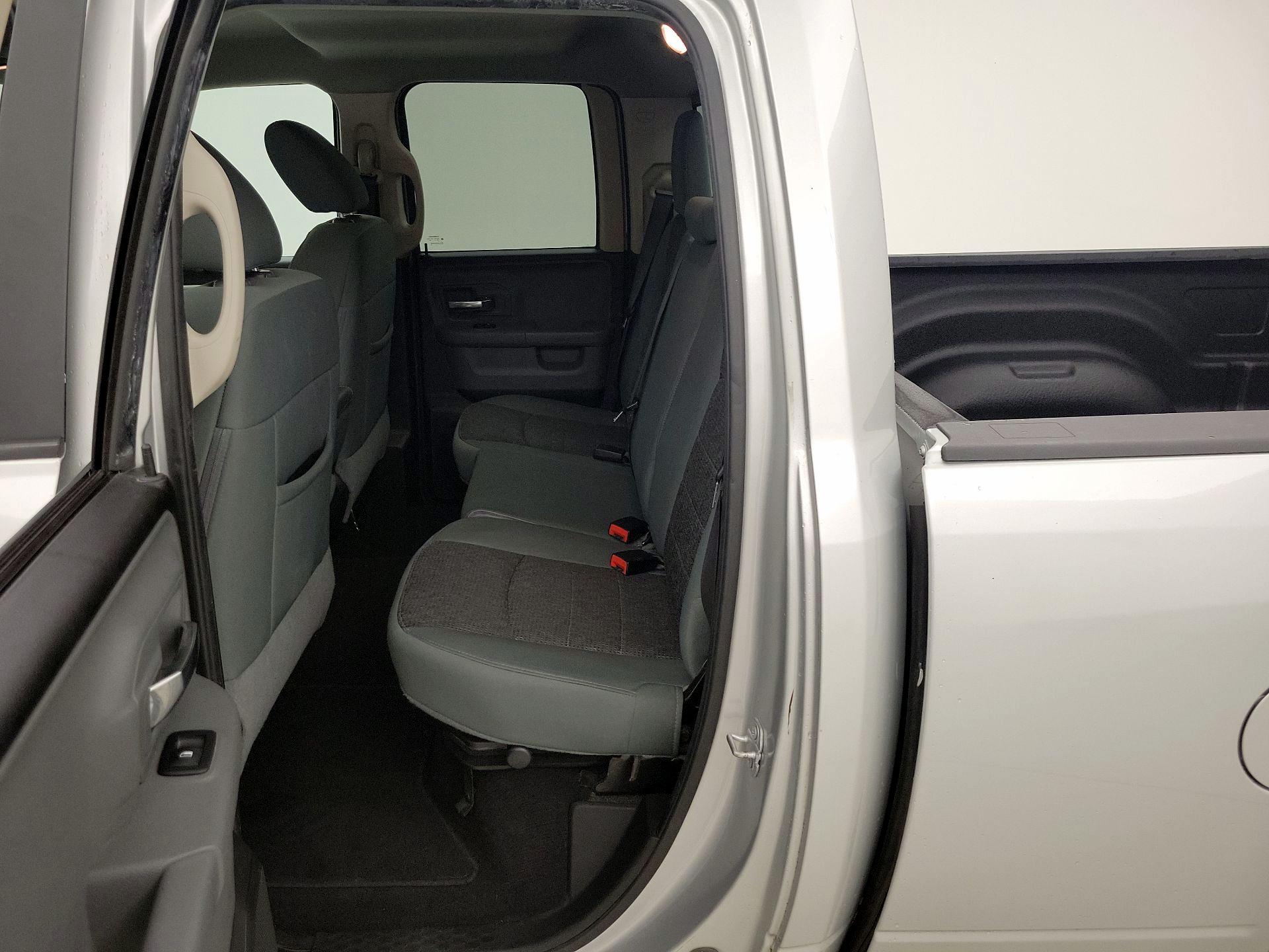 Thumbnail: 2019 RAM 1500 Classic - 19