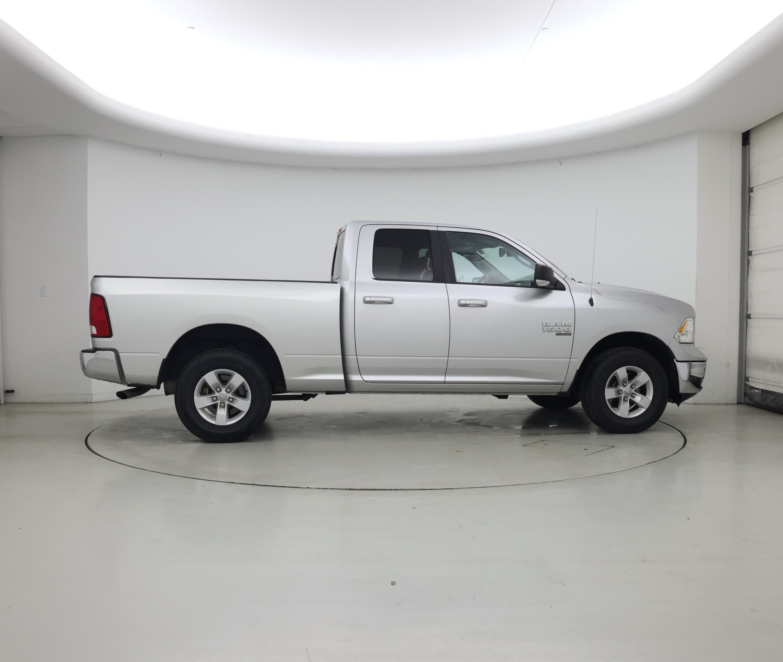 Thumbnail: 2019 RAM 1500 Classic - 7