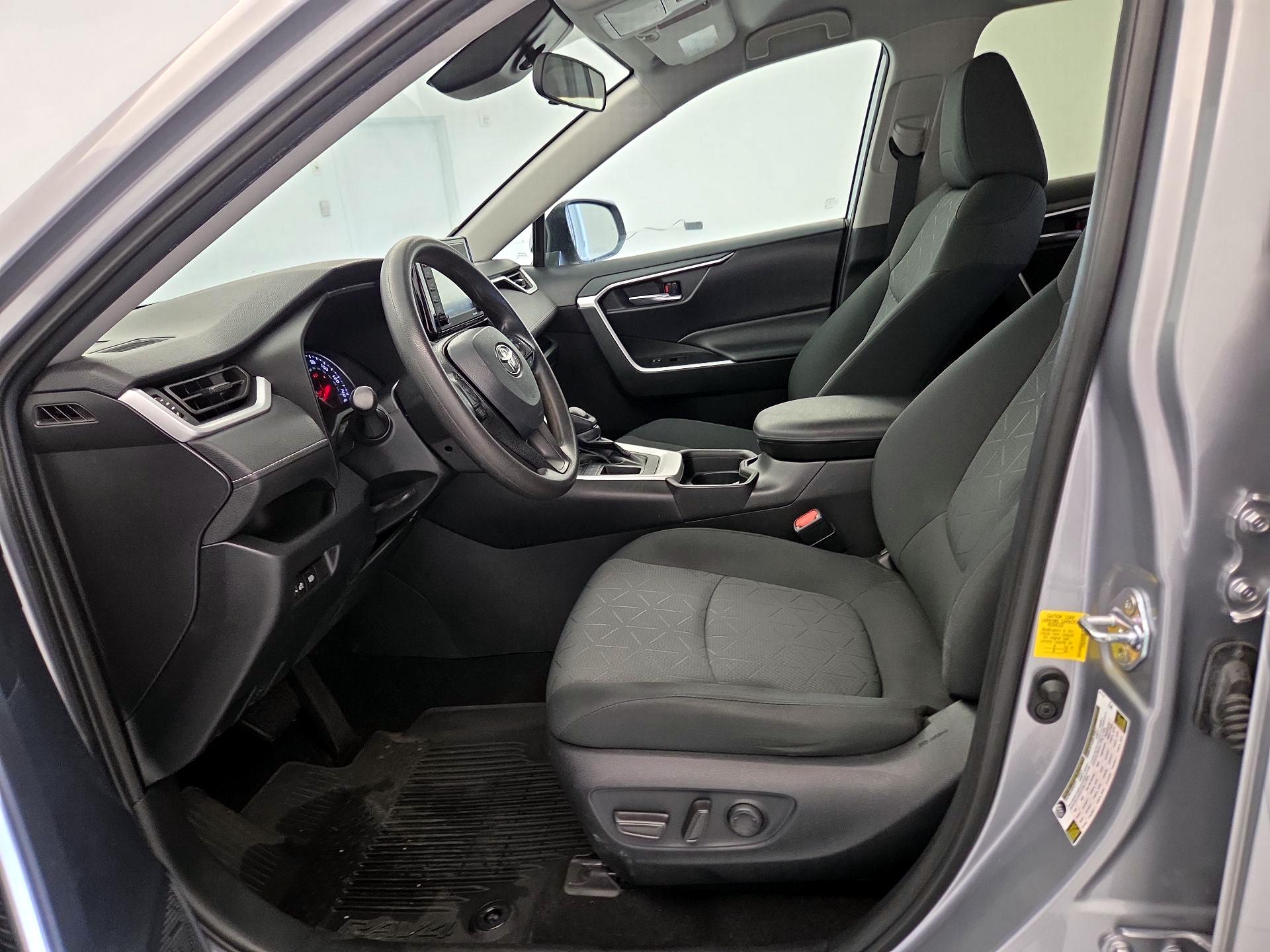 Thumbnail: 2021 Toyota RAV4 - 11