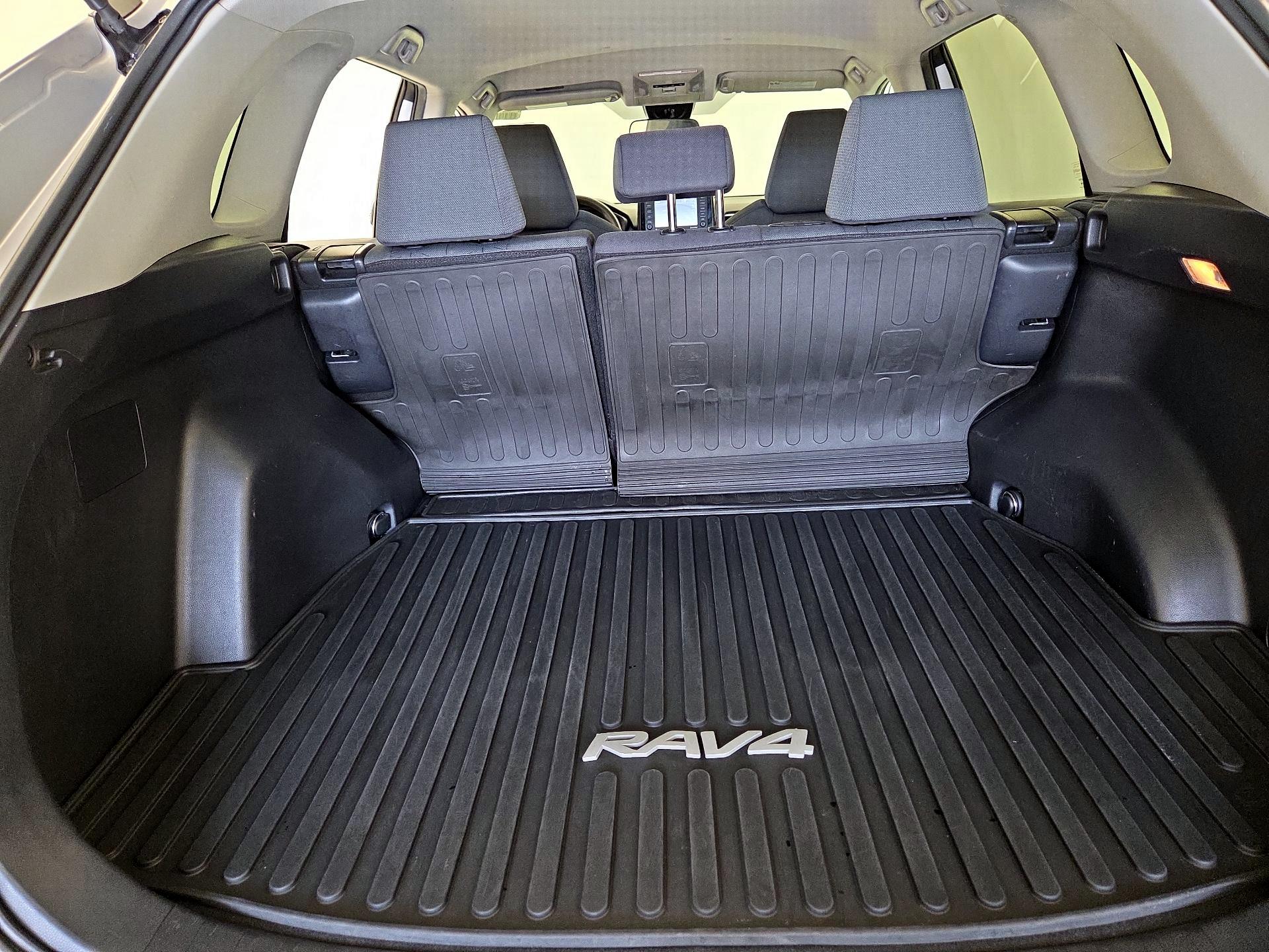 Thumbnail: 2021 Toyota RAV4 - 20