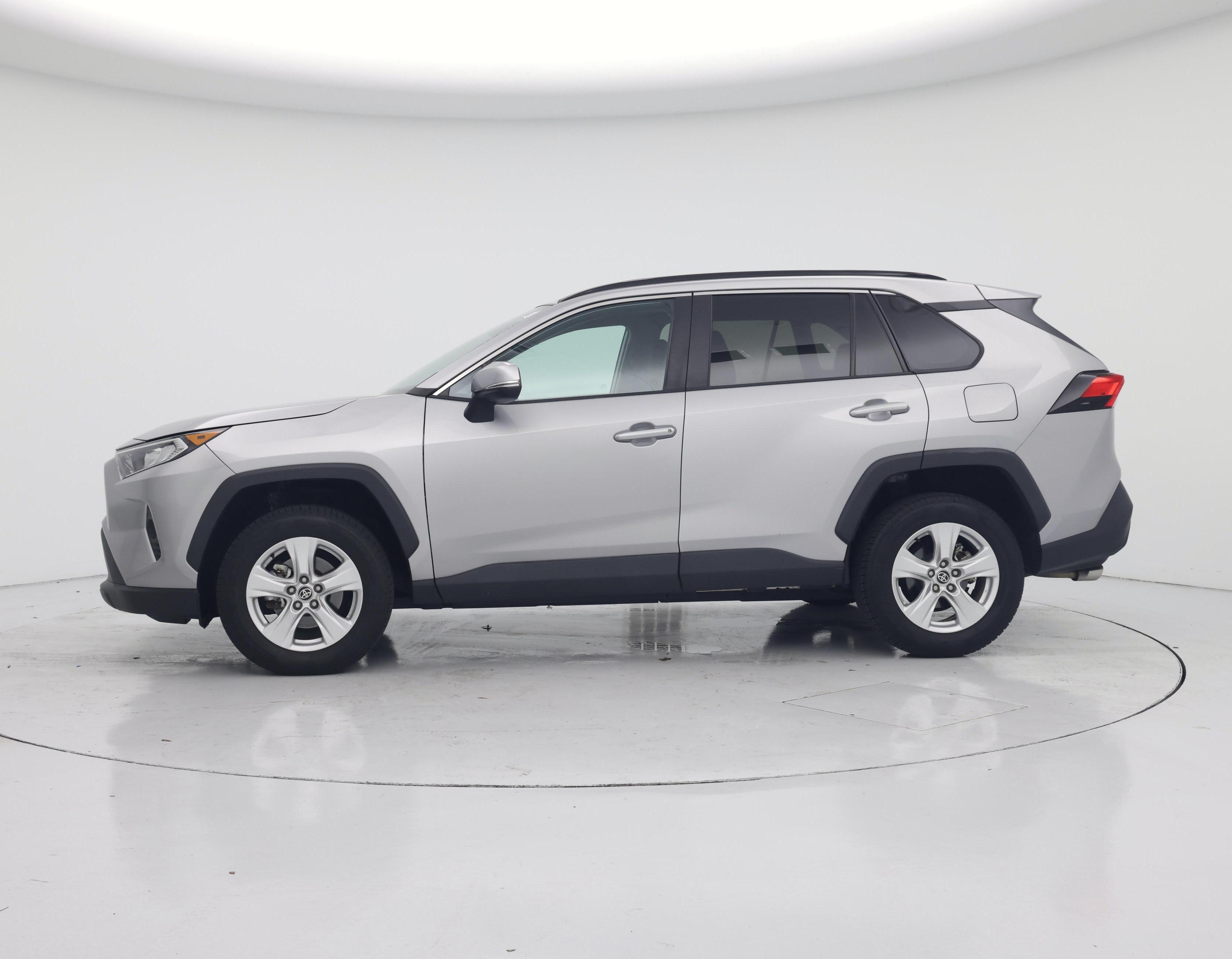 Thumbnail: 2021 Toyota RAV4 - 3