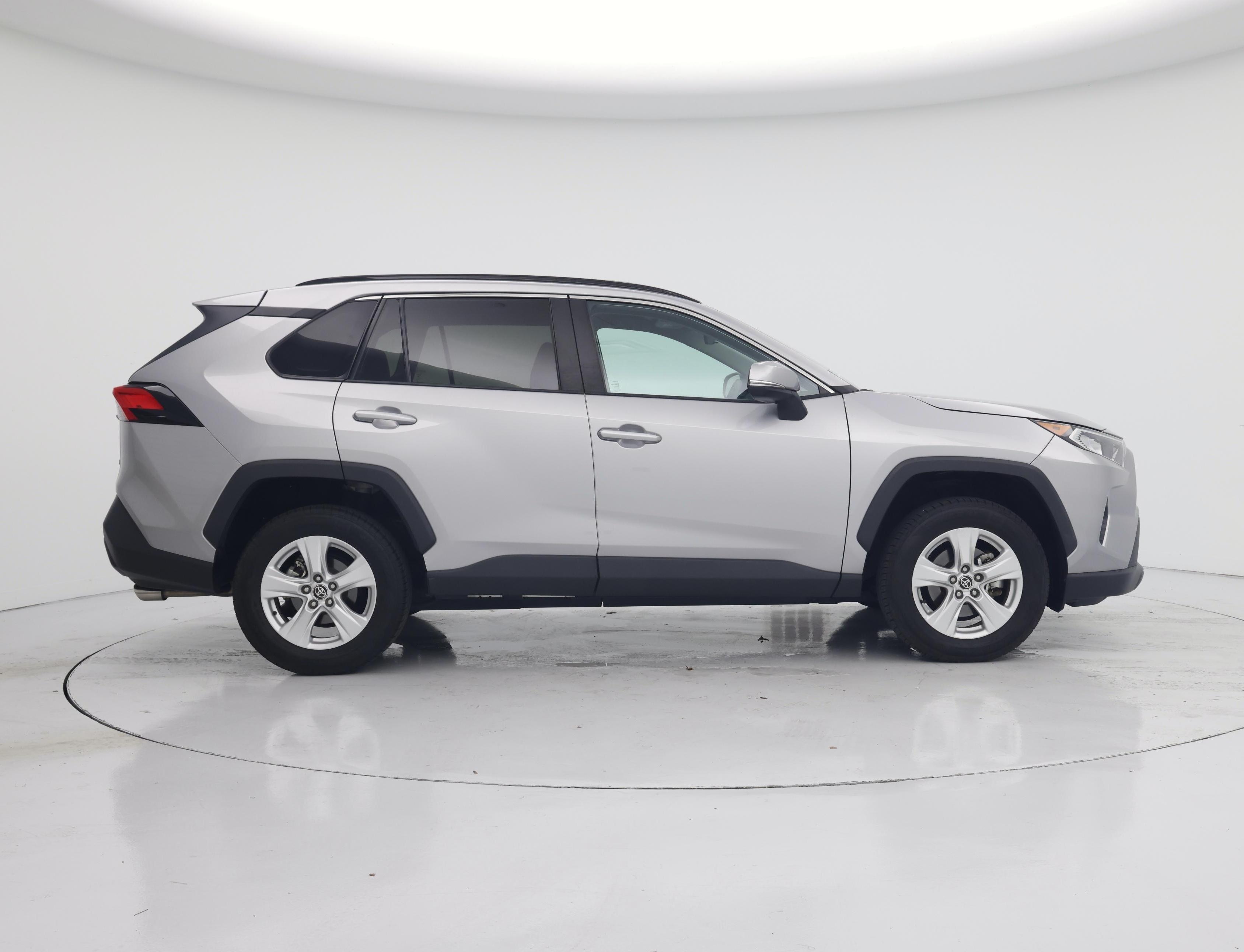 Thumbnail: 2021 Toyota RAV4 - 7