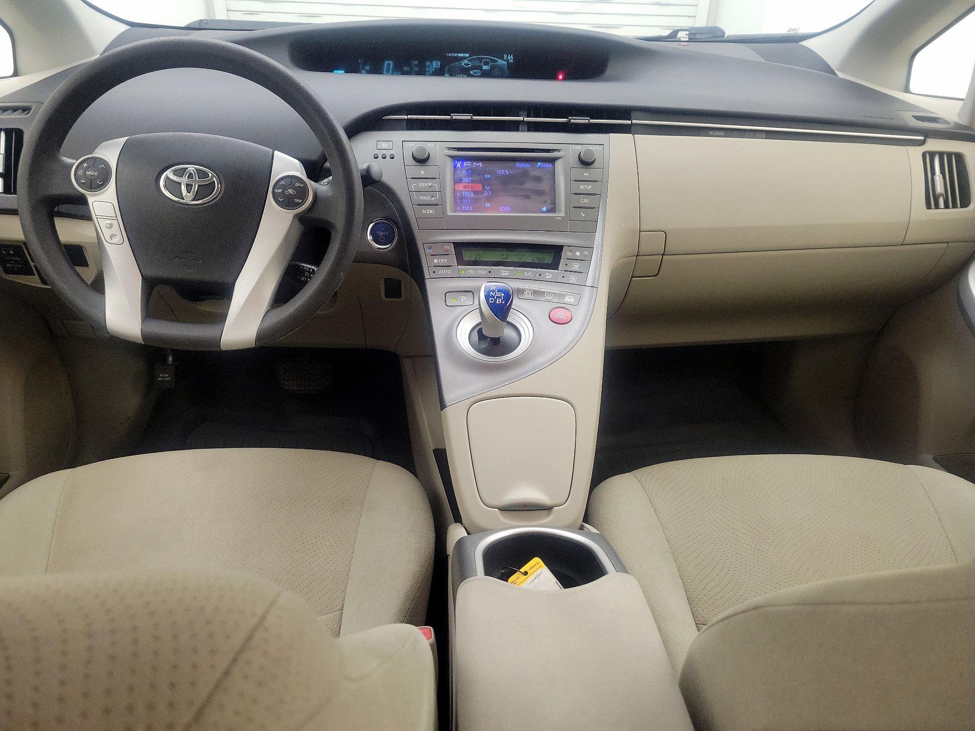 Thumbnail: 2015 Toyota Prius - 9