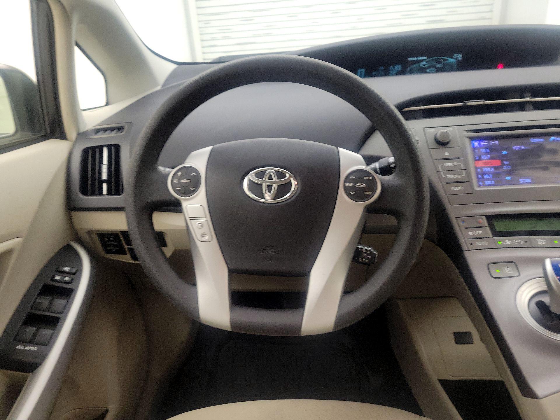 Thumbnail: 2015 Toyota Prius - 10