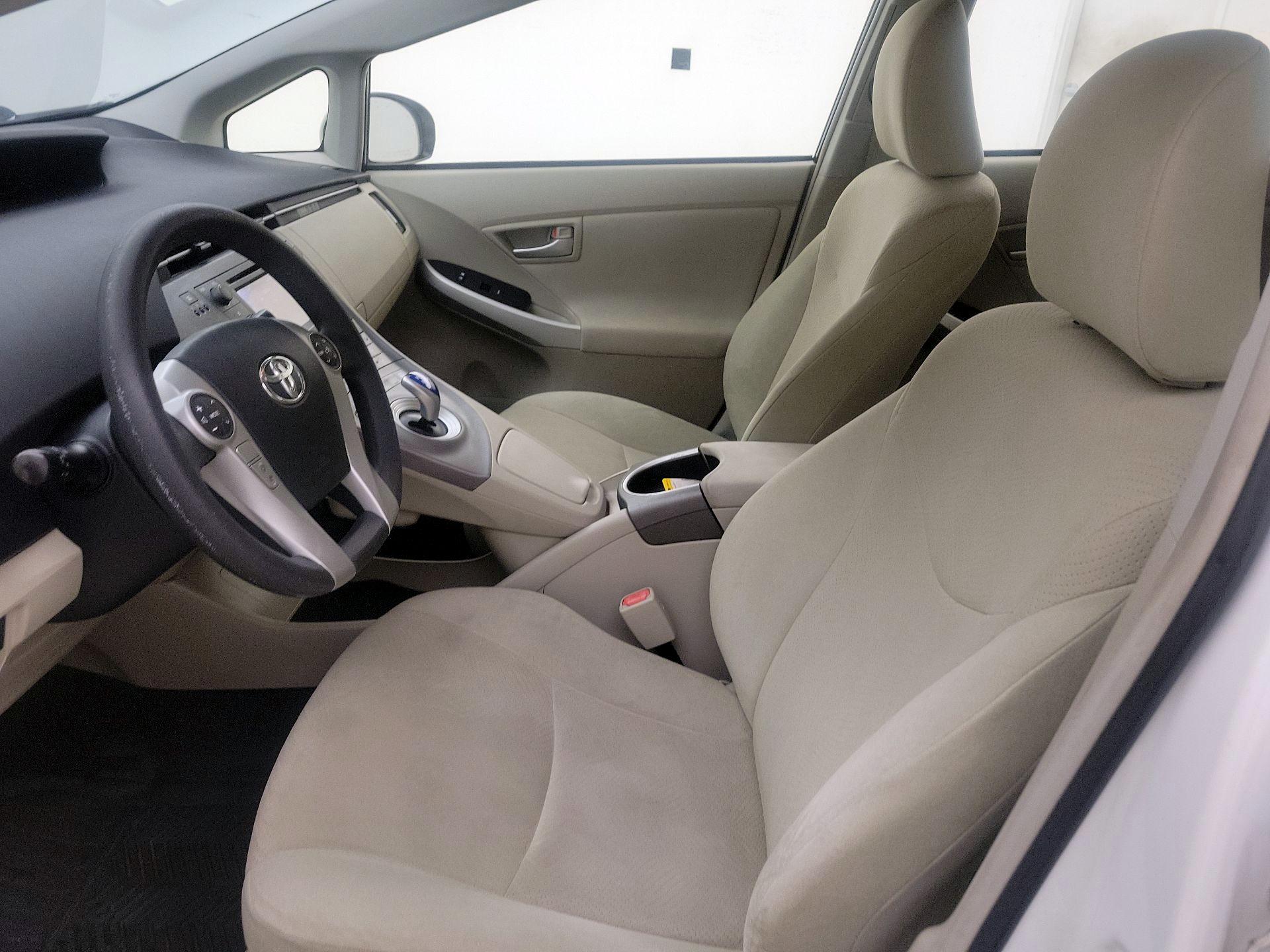 Thumbnail: 2015 Toyota Prius - 11