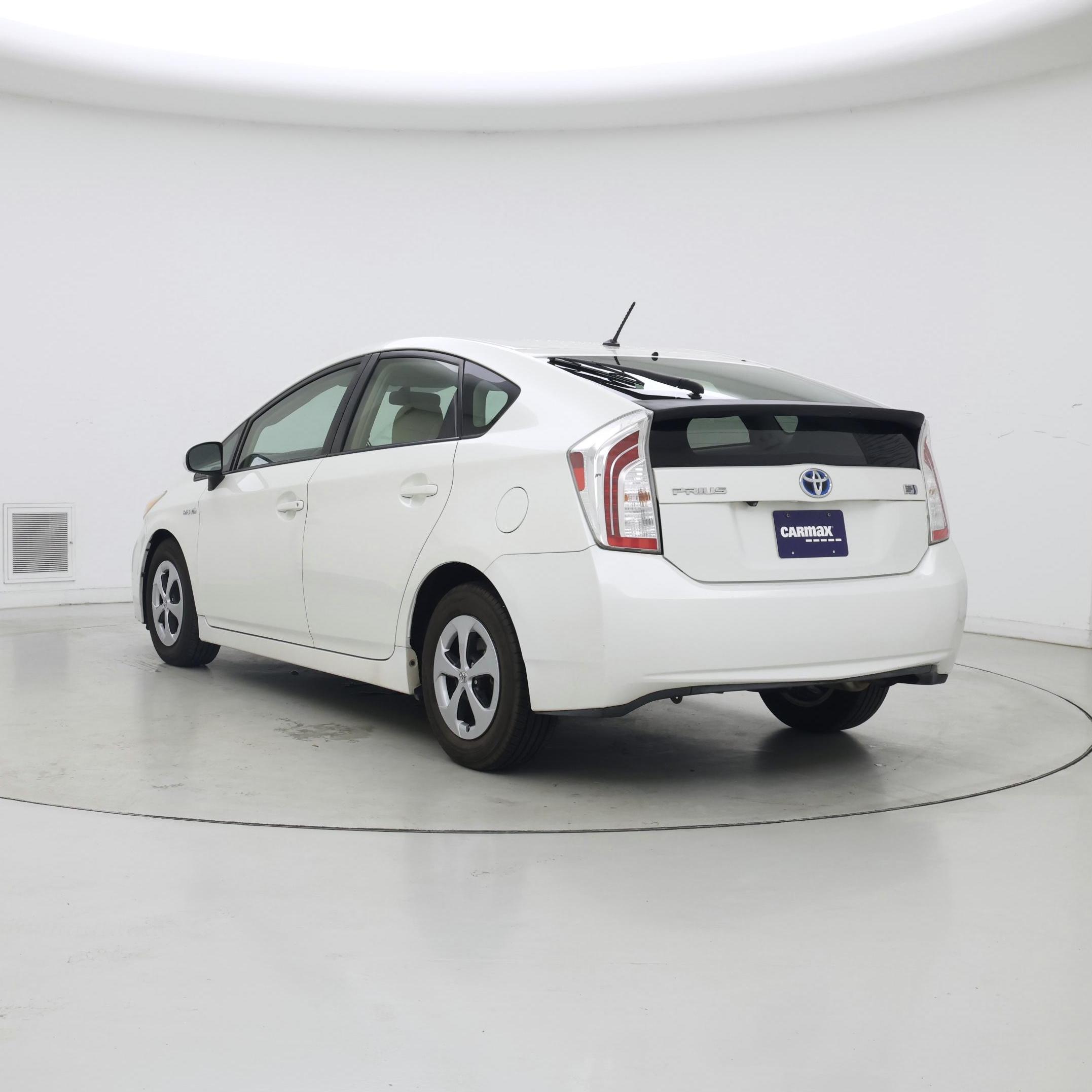 Thumbnail: 2015 Toyota Prius - 2