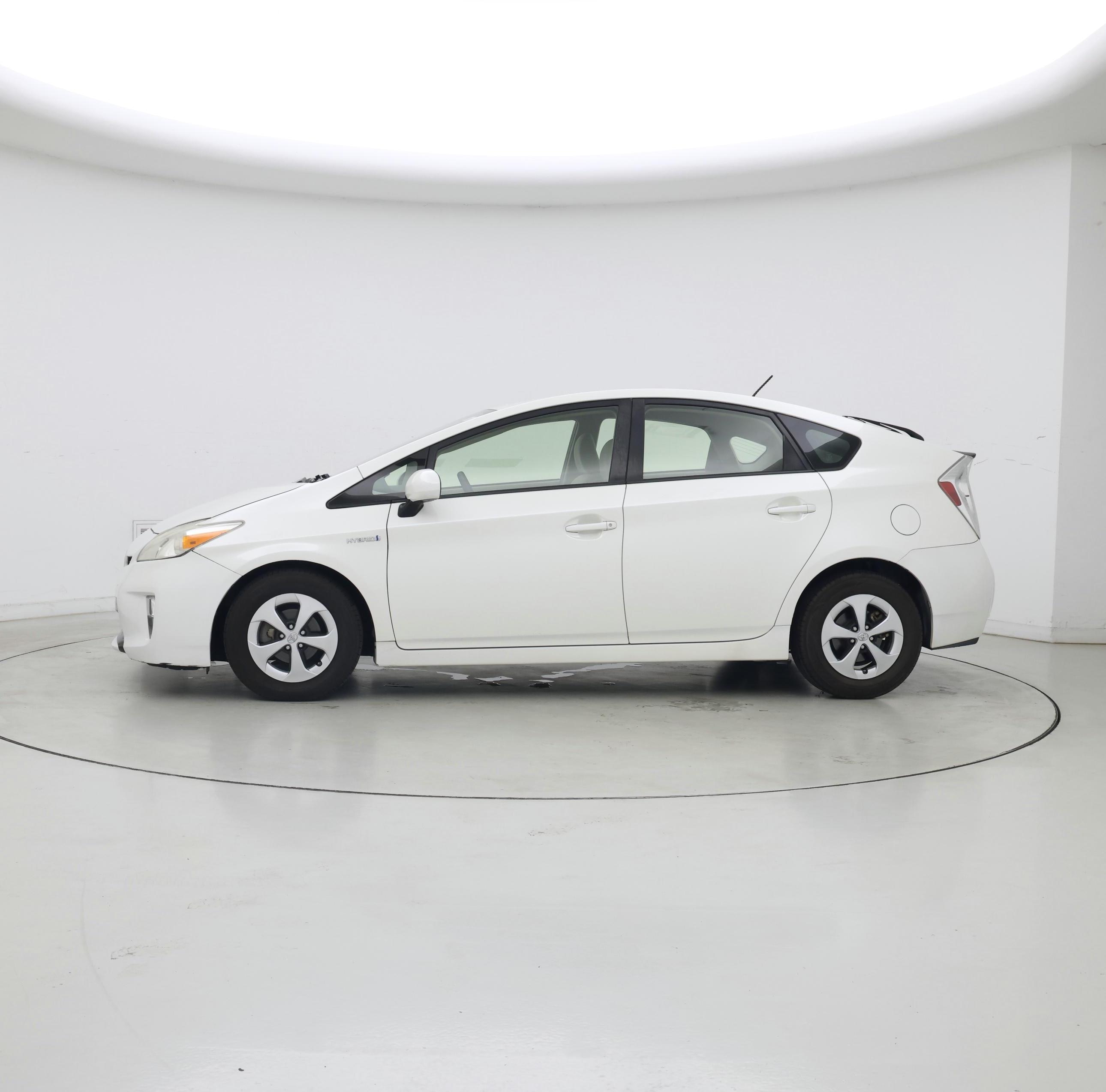 Thumbnail: 2015 Toyota Prius - 3