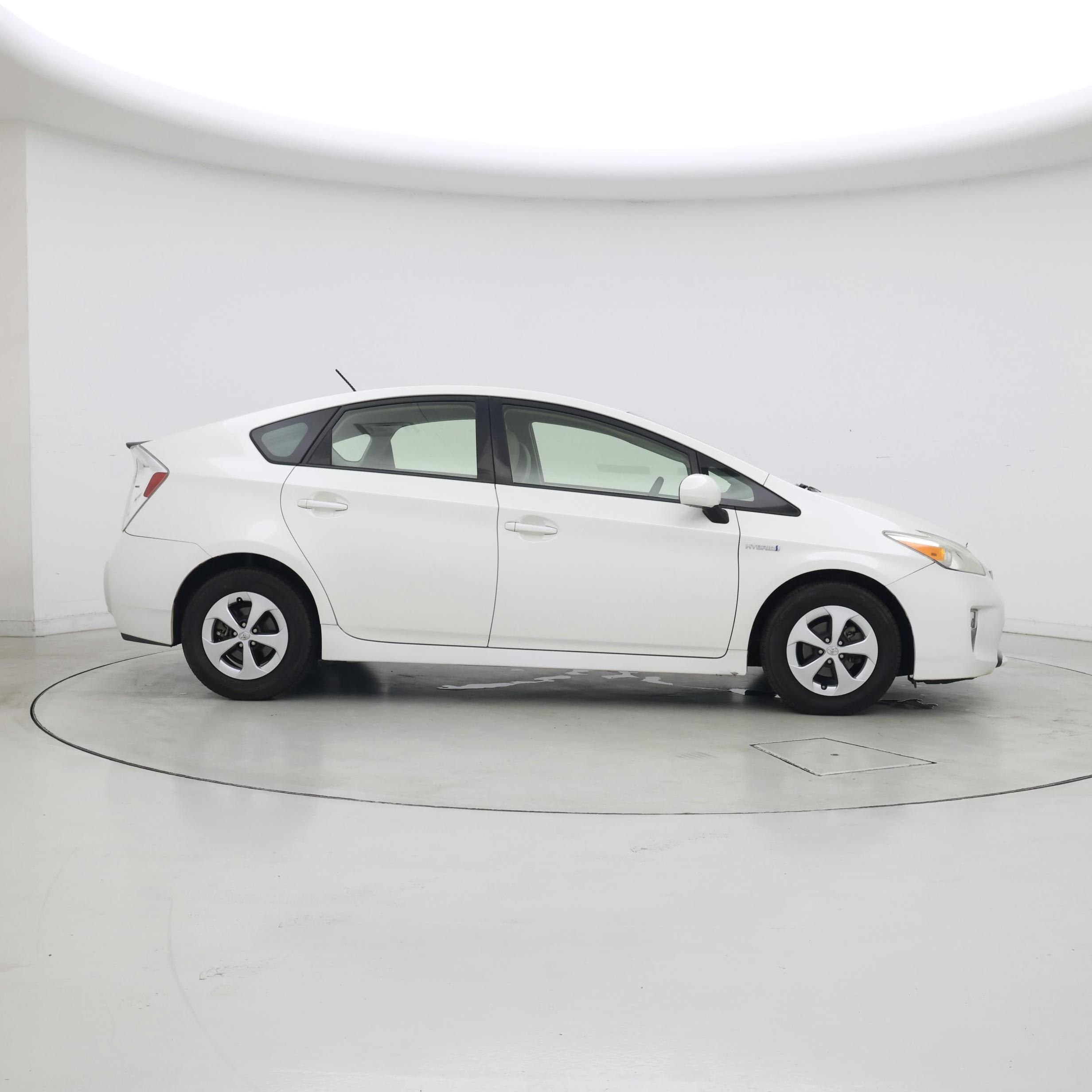Thumbnail: 2015 Toyota Prius - 7