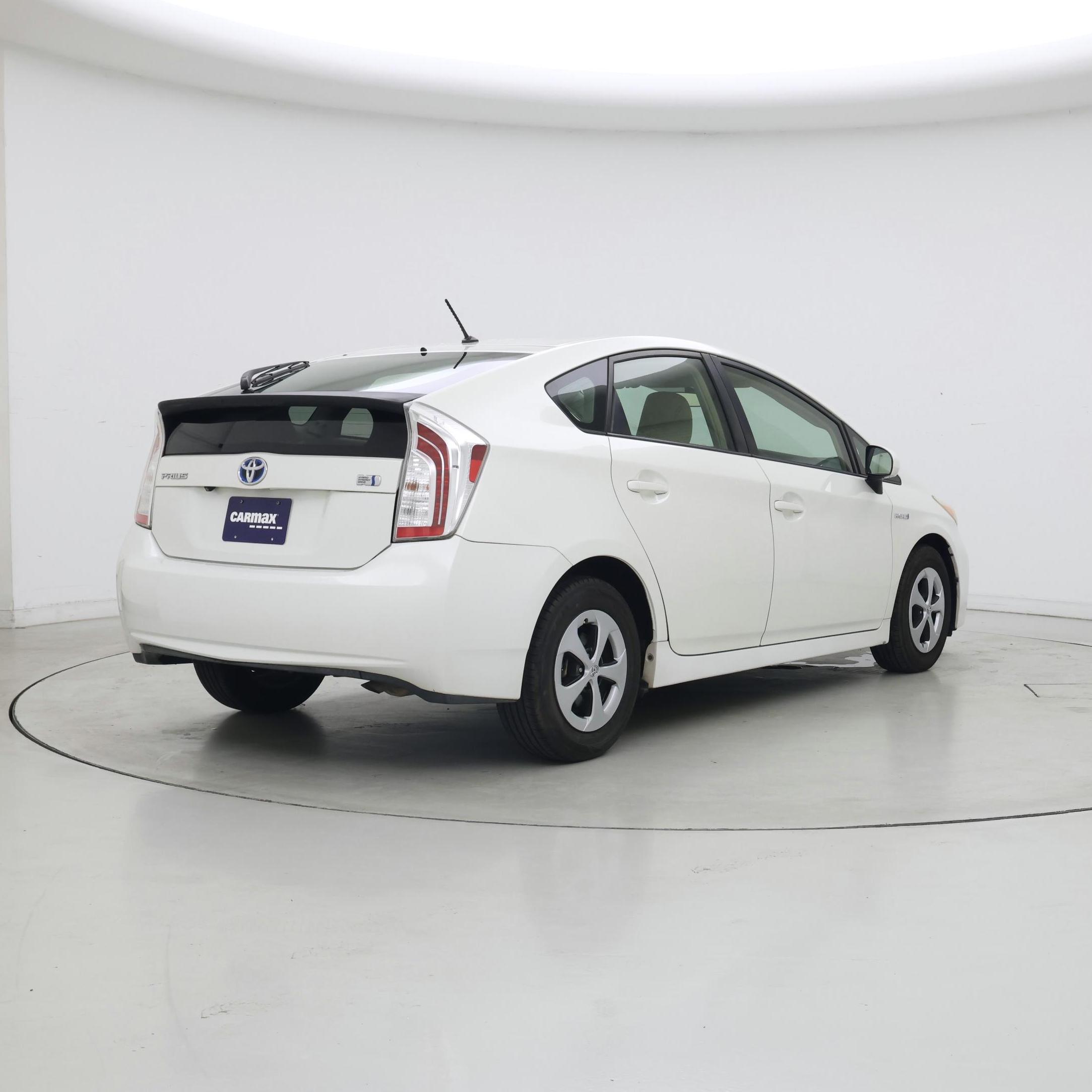 Thumbnail: 2015 Toyota Prius - 8