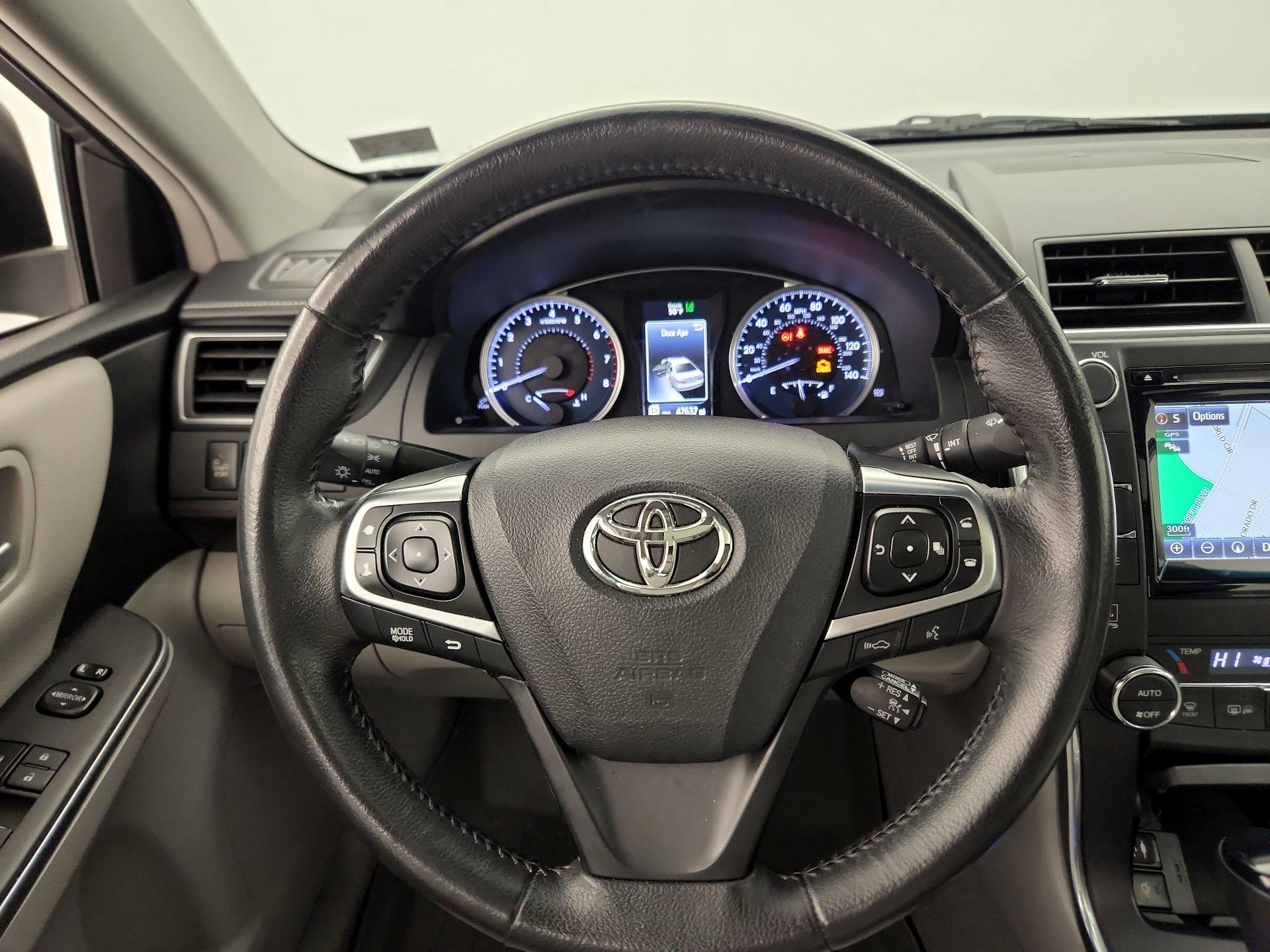 Thumbnail: 2015 Toyota Camry - 10