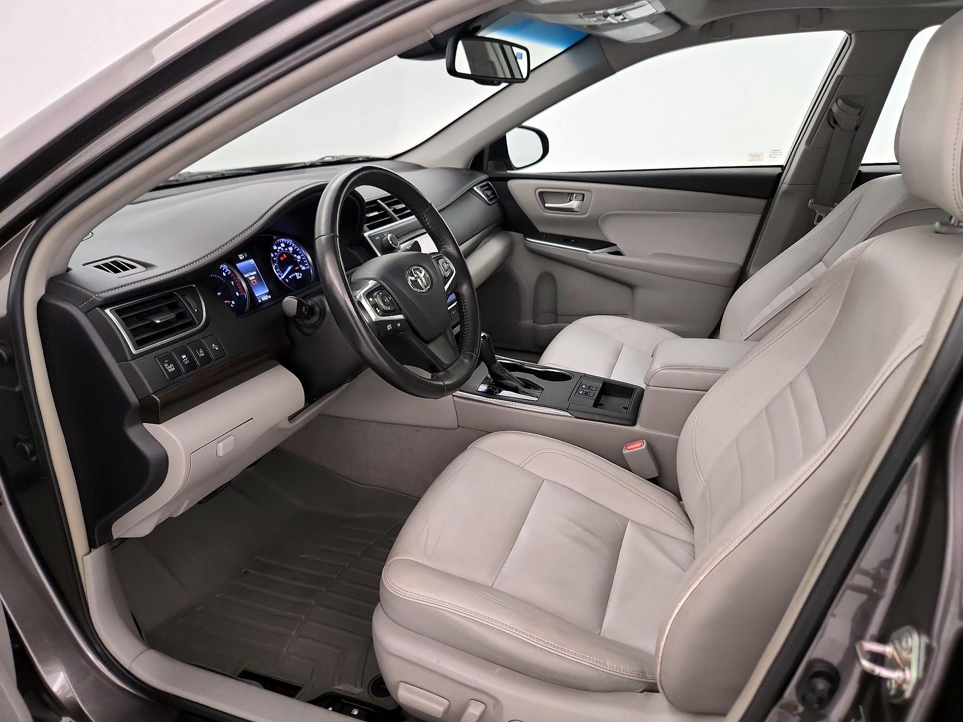 Thumbnail: 2015 Toyota Camry - 11