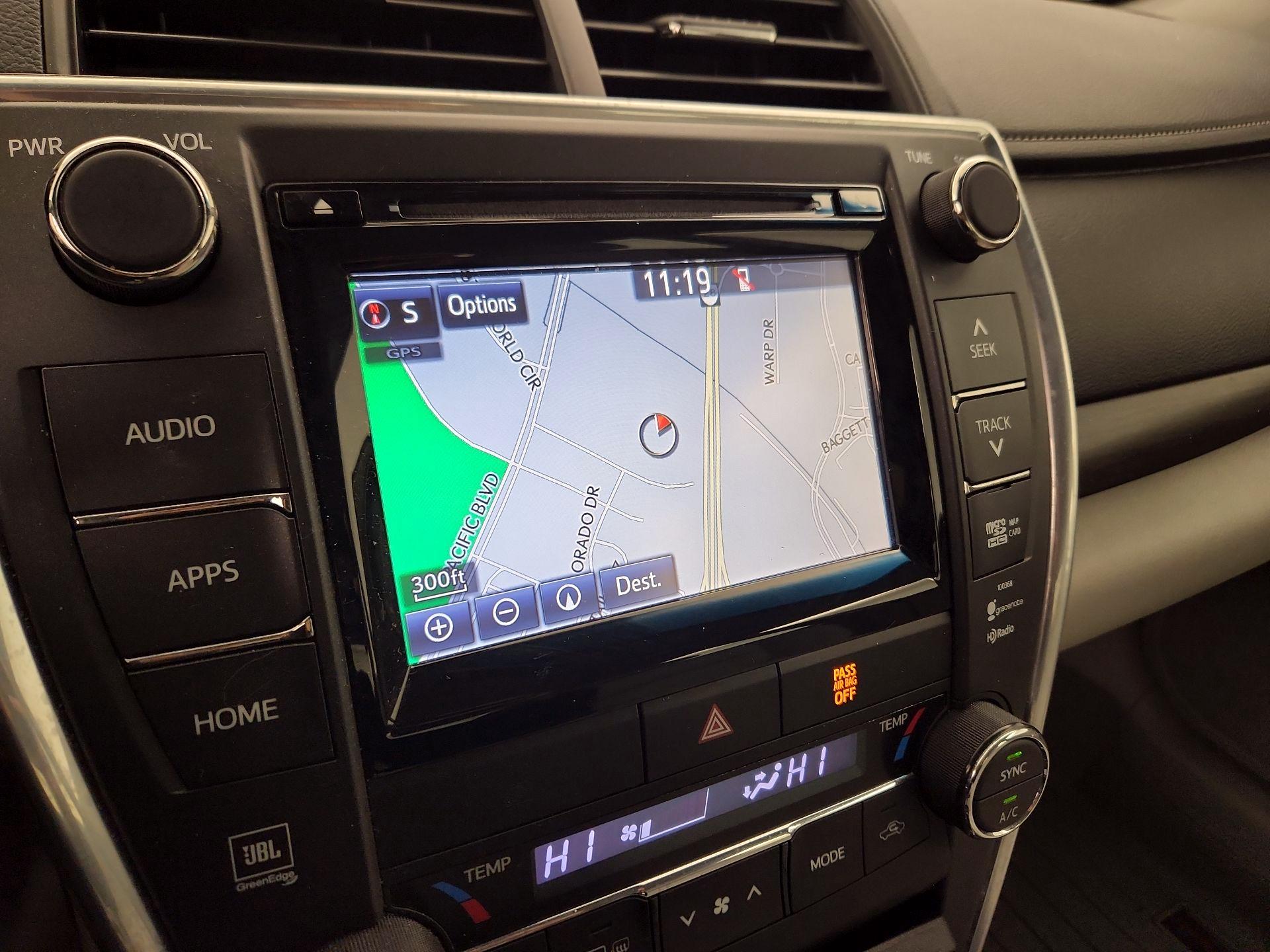 Thumbnail: 2015 Toyota Camry - 14